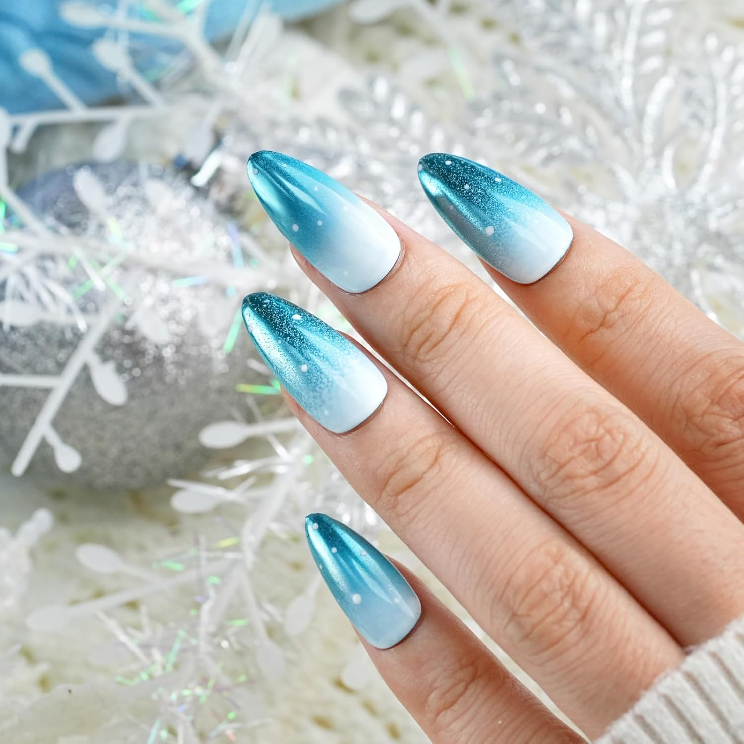 Pretty Diva Cyan Chrome Nail Powder, Cyan Blue Chrome Nail Powder Mirror Chrome Powder for Nails Metallic Chrome Nail Pigments Powder Decoration for Nail Art image number 2