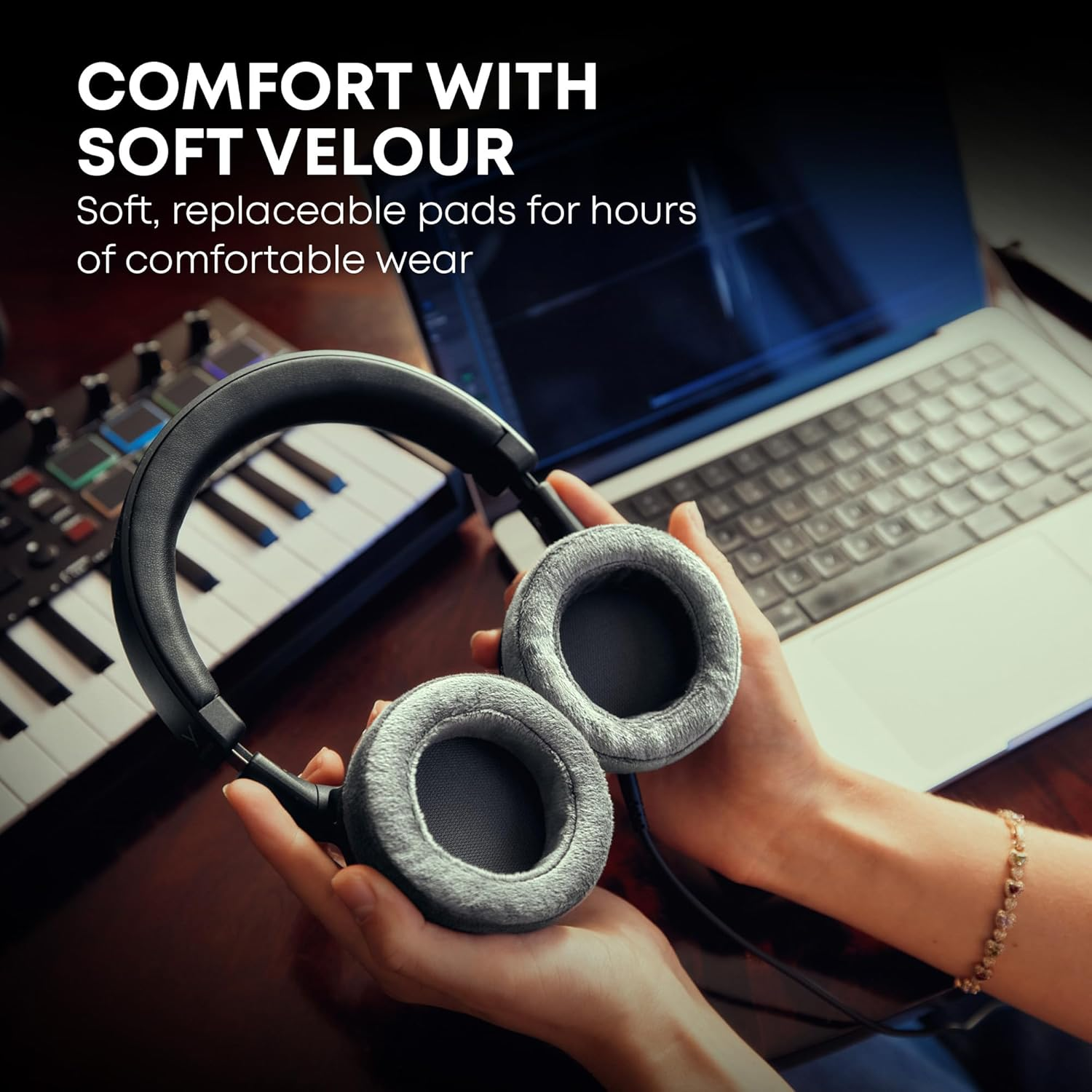 Beyerdynamic DT 270 PRO Compact Studio Over-Ear Wired Headphone (BD1002202) image number 1