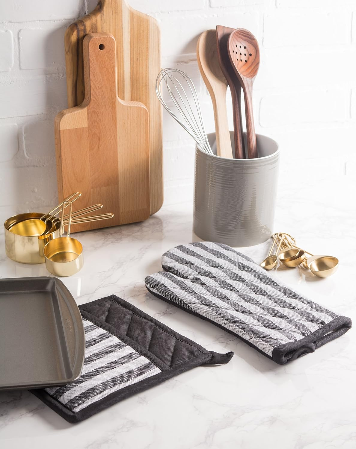 DII Cotton Heat Resistant Kitchen Pot Holders Set, (Set of 2-8X8.5), Farmhouse Chic Geometric Design, Heat Resistant and Machine Washable for Every Home Kitchen - Stripe image number 5