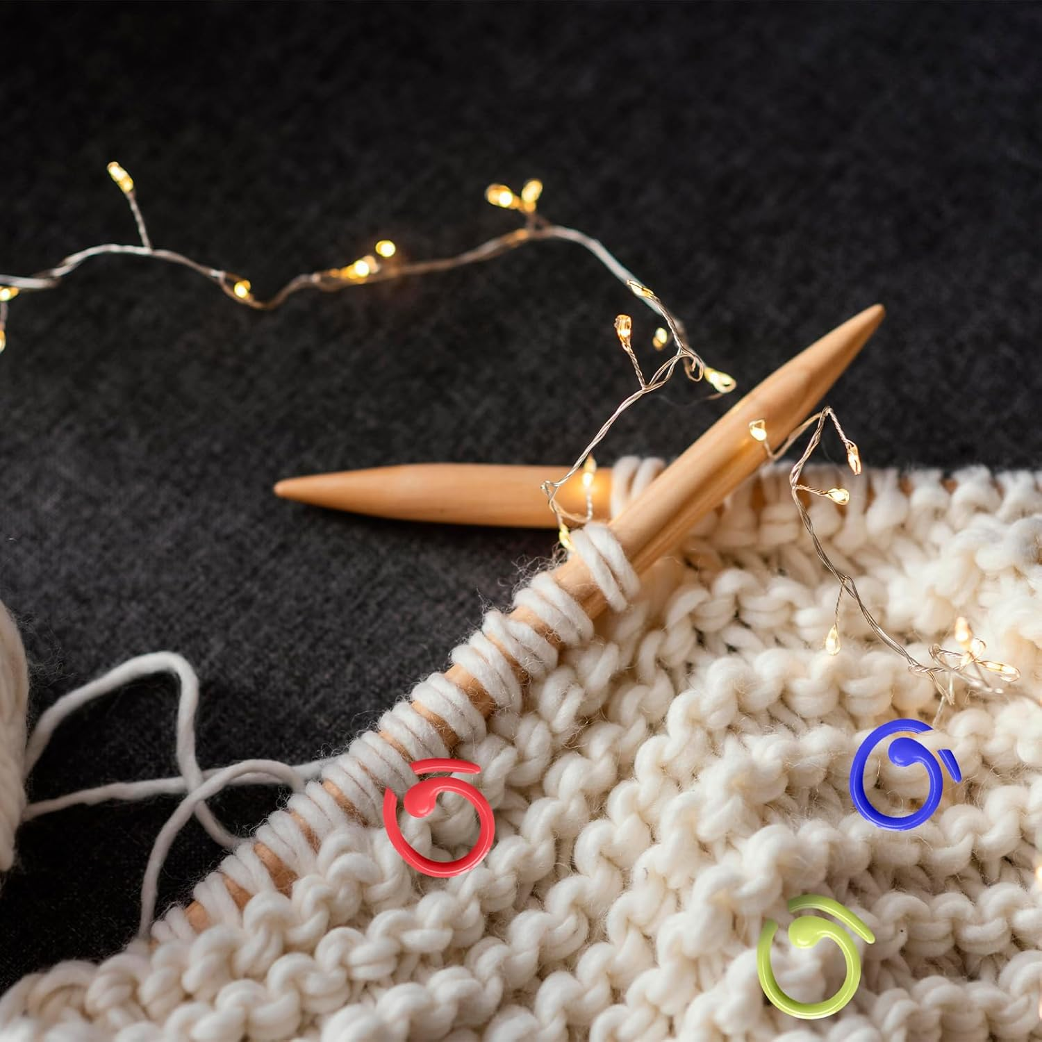 TEAONE Knitting Split Rings, 30 PCS Metal Stitch Marker Rings for DIY, Sewing Tool Accessories (Colorful) image number 3