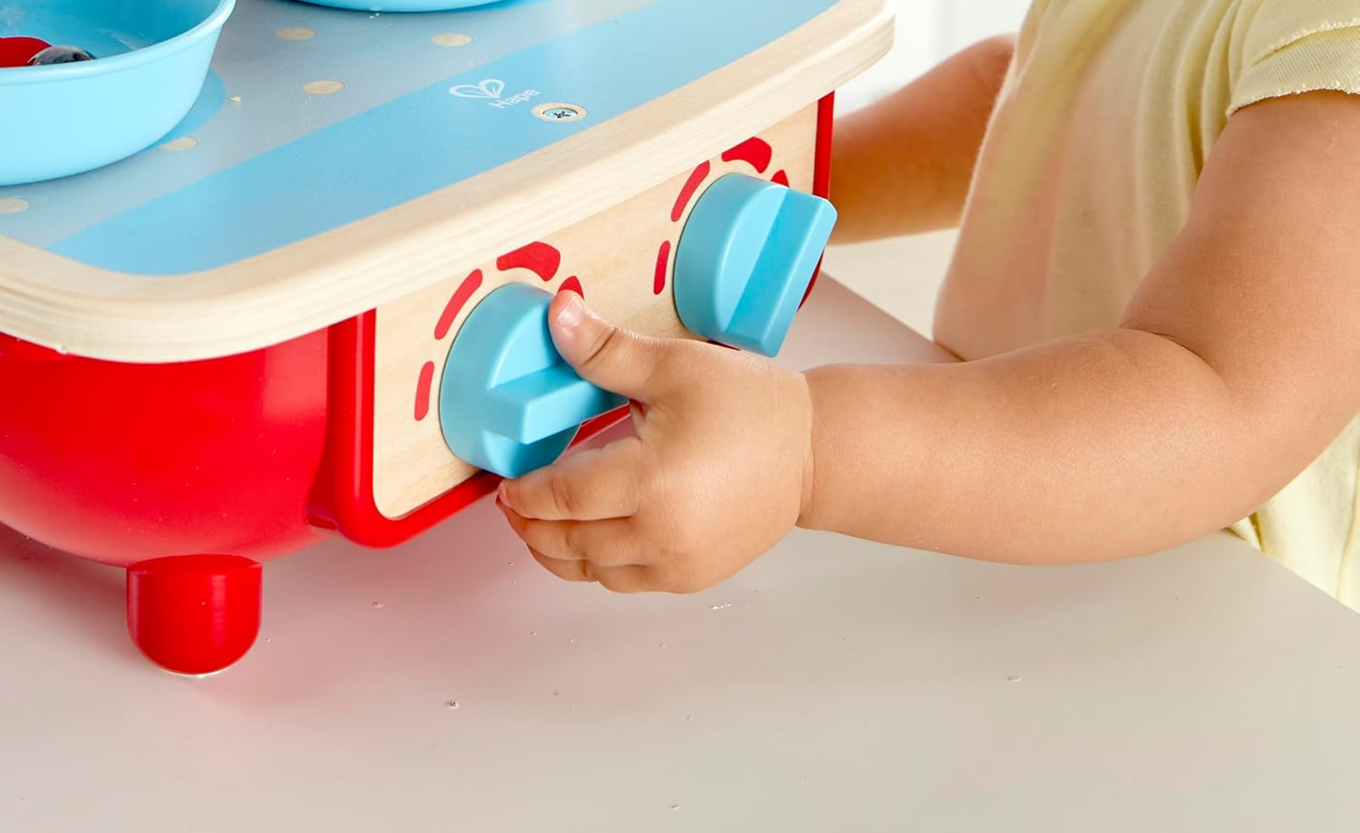 Hape 6Pc Toddler Kitchen Play Set &ndash; Wooden Pretend Cooking Toy with Stove, Pot, Pan & Utensils &ndash; Fun Role-Playing for Kids & Children &ndash; Safe & Durable &ndash; Ages 18M+ - Lebendige Farben image number 2