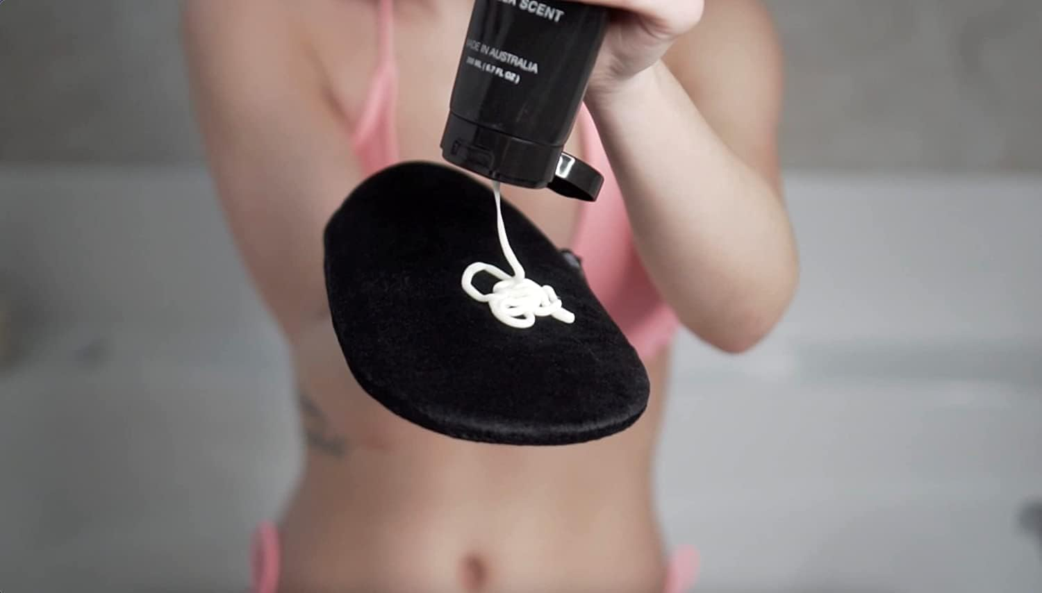 Bronze Tan Self Tanner Accessory Kit - Includes Self Tanning Mitt, Tan Remover Exfoliating Mitt, Easy-Reach Back Applicator, Tanning Brush Applicator for Face & Hands - Sunless Tanning Application image number 5