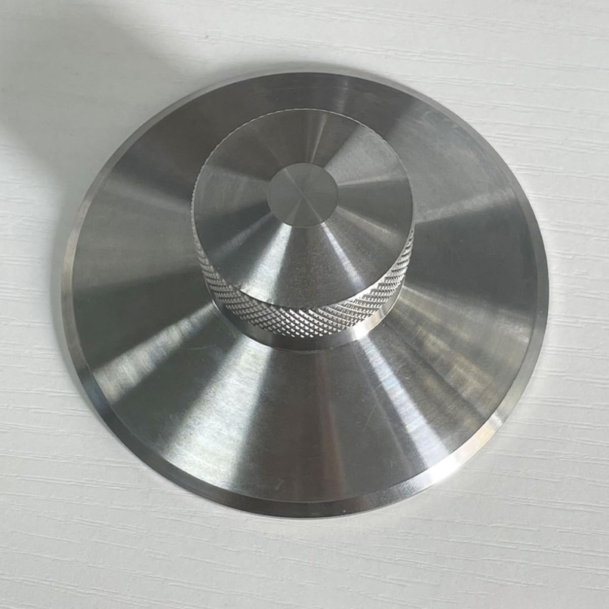 UTHCLO Aluminum Record Weight Stabilizer Low Profile Turntable Disc Clamp for Vinyl Records Advanced Vibration Reduction Sleek Design for Hifi Players and Home Audio Systems image number 2