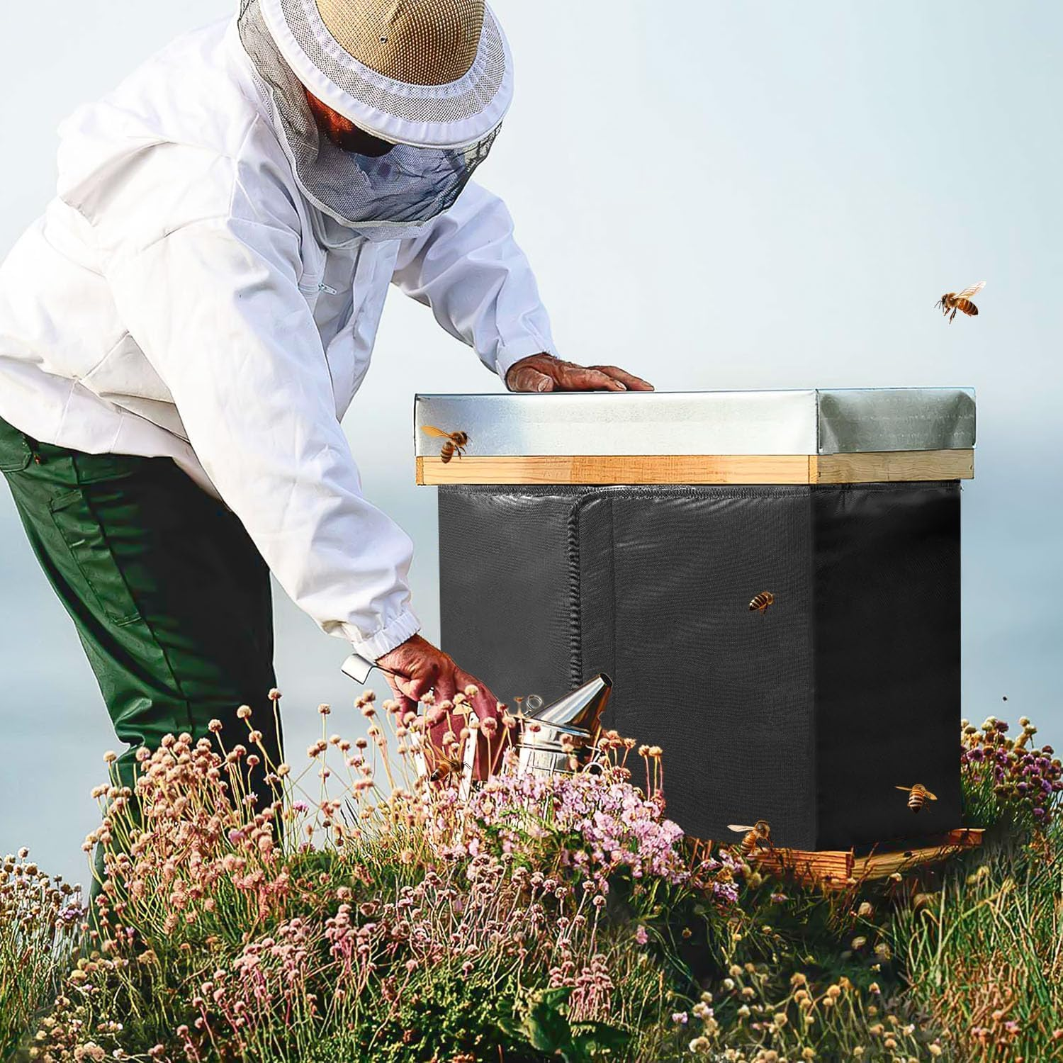 Bee Hive Wrap, 8 or 10 Frame Winter Hives Beekeeping Supplies, Winter Protection Cover 600D Oxford Insulated Cover, Waterproof, Windproof, Lightweight, Reusable (75" X 23.5") image number 1