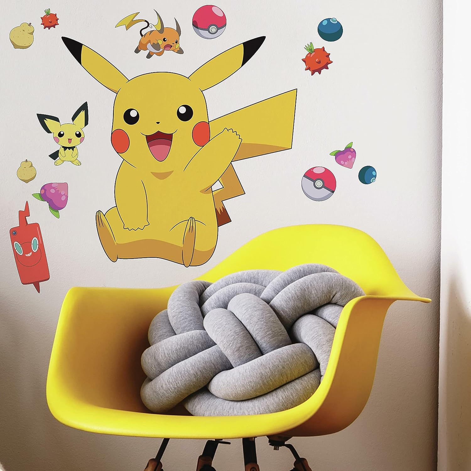 Roommates RMK2535SCS Pokemon Iconic Peel and Stick Wall Decals image number 3