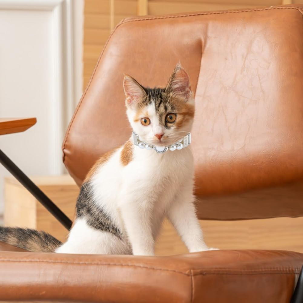 PLIGREAT 2 Styles White Pearl Collars for Dogs Bling Rhinestone Crystal Cat Collar Pet Bead Collar Necklace Adjustable Beads Leather Necklace for Puppies Cats Dogs Pets XS