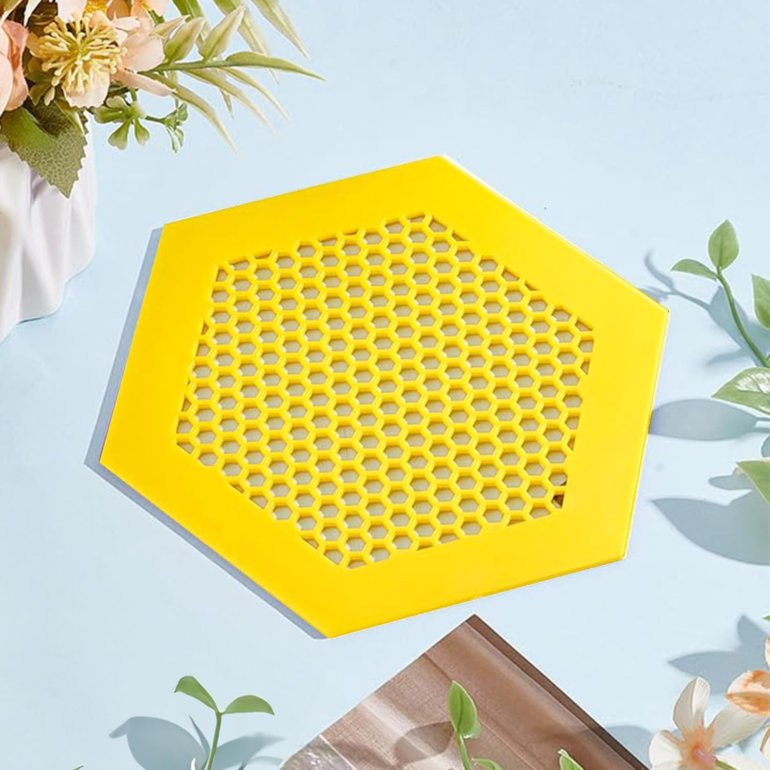 1 Pack Large Floating Bee Island for Driking Floatable Bee Waterer Bee Feeder with Beehive Design, Floating Watering Station for Feeding for Outdoor Garden (Yellow) image number 5