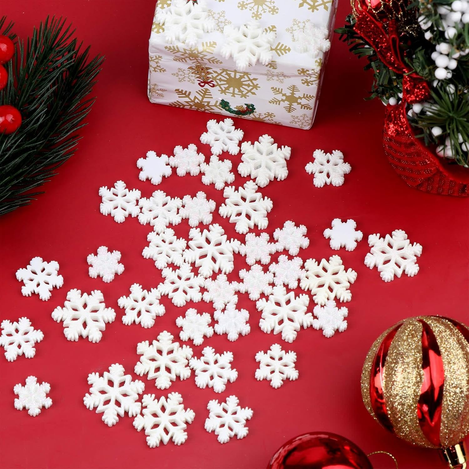 Small Snowflakes for Craft, 50 Pcs White Glitter Plastic Mini Snowflake for Scrapbook Embellishments, Christmas Embellishments, DIY Scrapbook Making, Craft Decoration