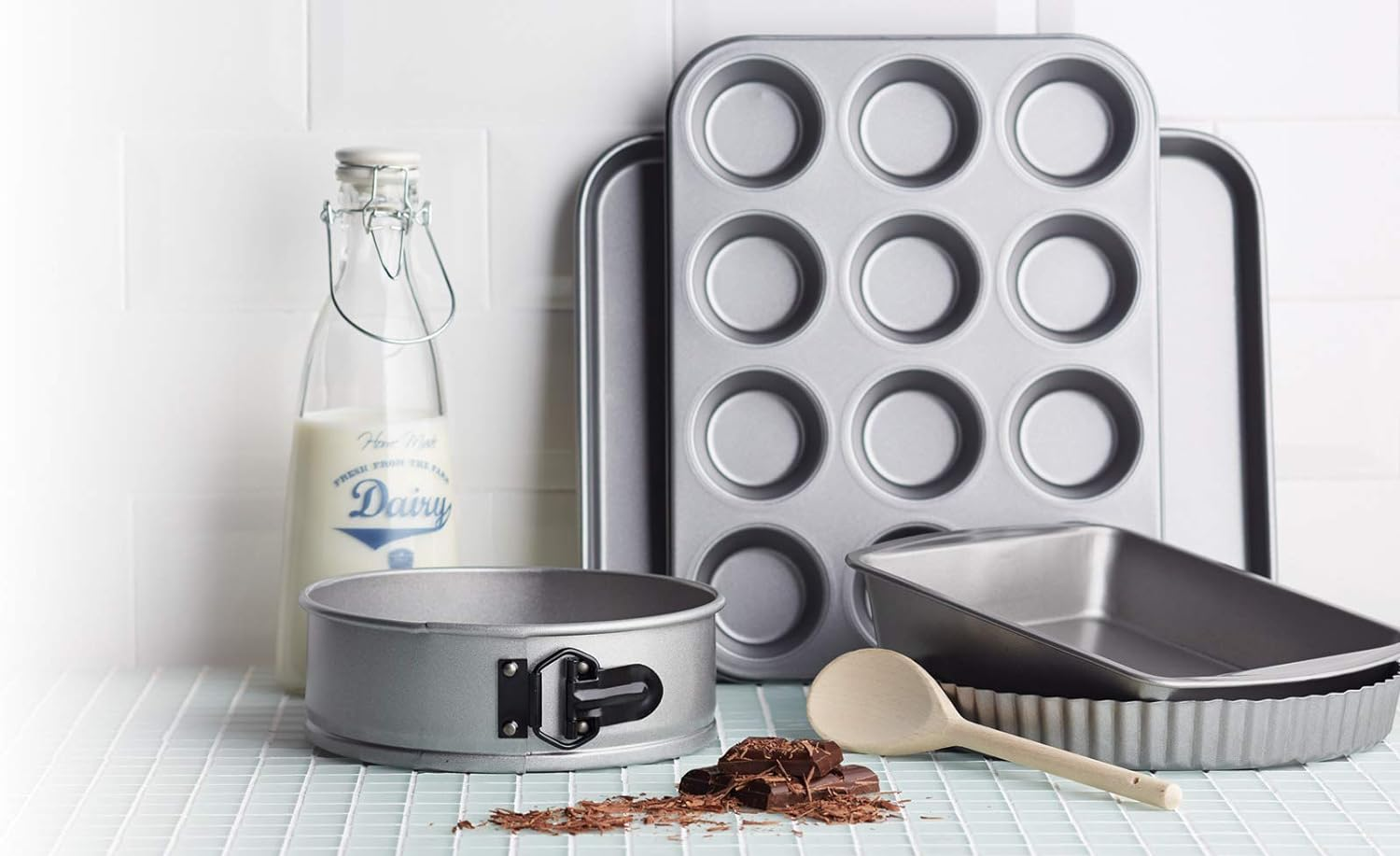 Kitchencraft Non Stick Muffin Tin/Mince Pie Baking Tray, 12 Holes, 31.5 X 24 Cm image number 4