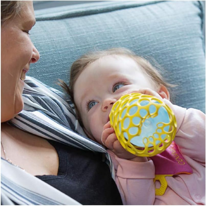 Grip&reg; &ndash; Baby Bottle Gripper - Apple image number 3