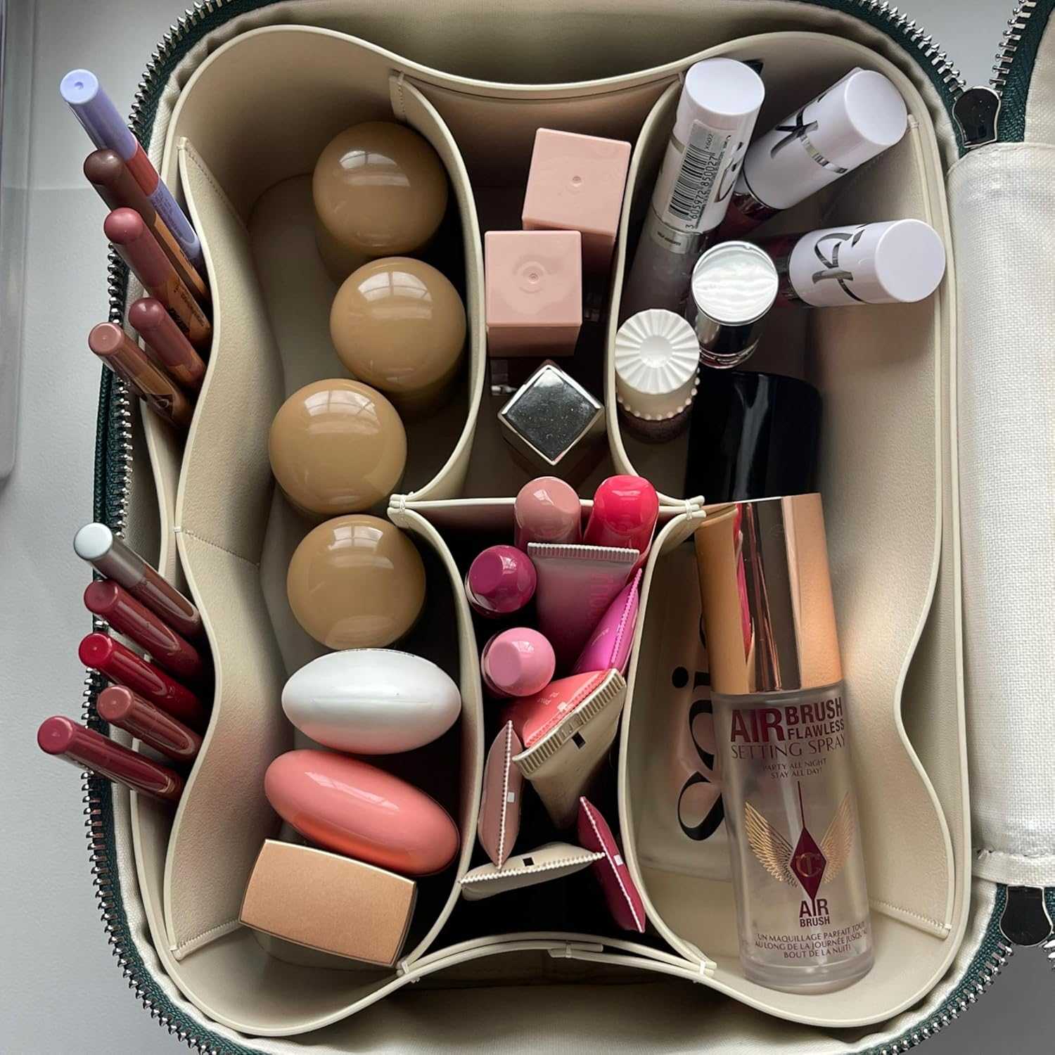 ETOILE - Vanity Case Ginger Brown - Stylish Travel Makeup Bag Organizer with Dividers - Burgundy image number 2