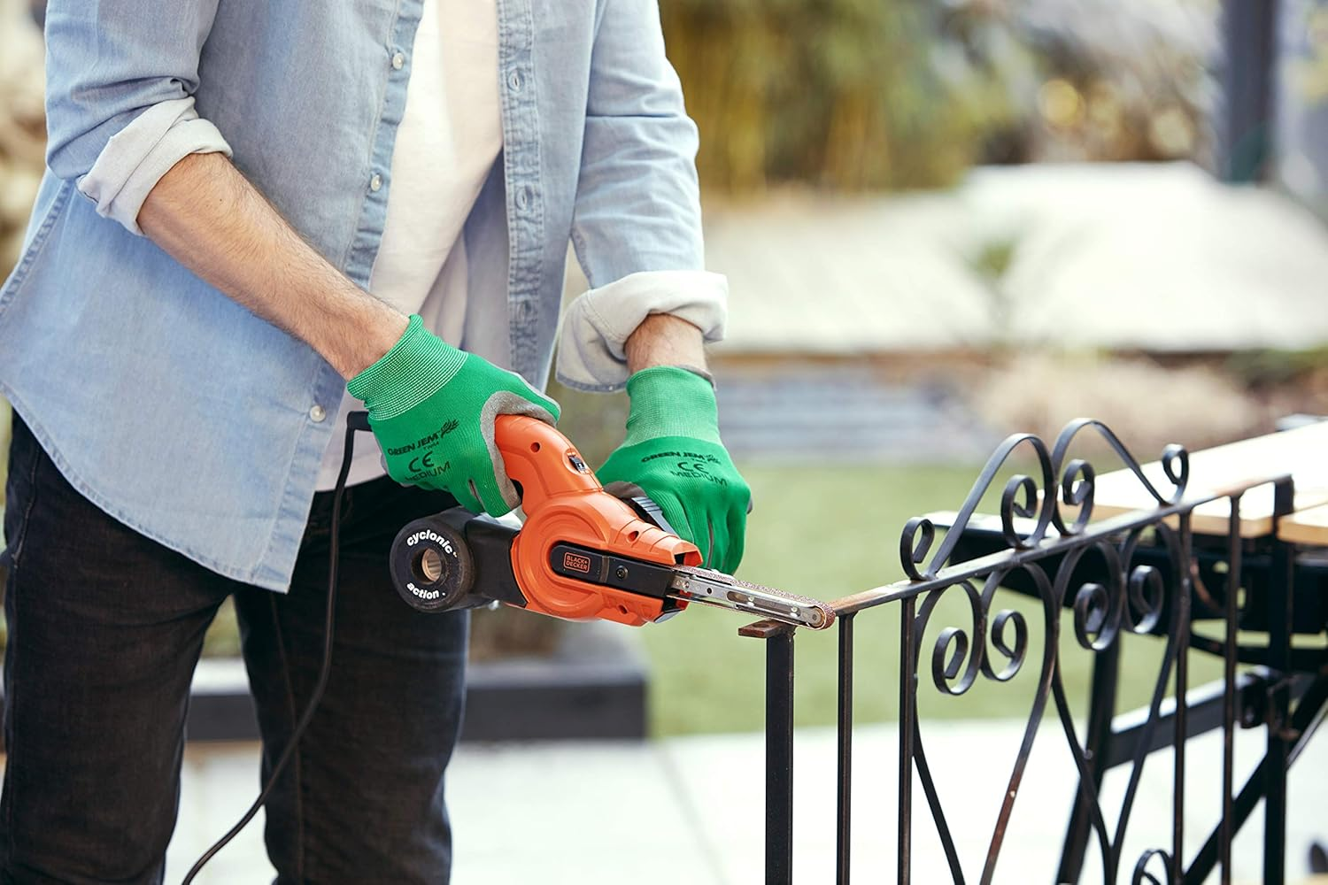 BLACK+DECKER KA900E-QS 350 W, 13 Mm File Sander with 3 Sanding Belts and Dust Collection System image number 6