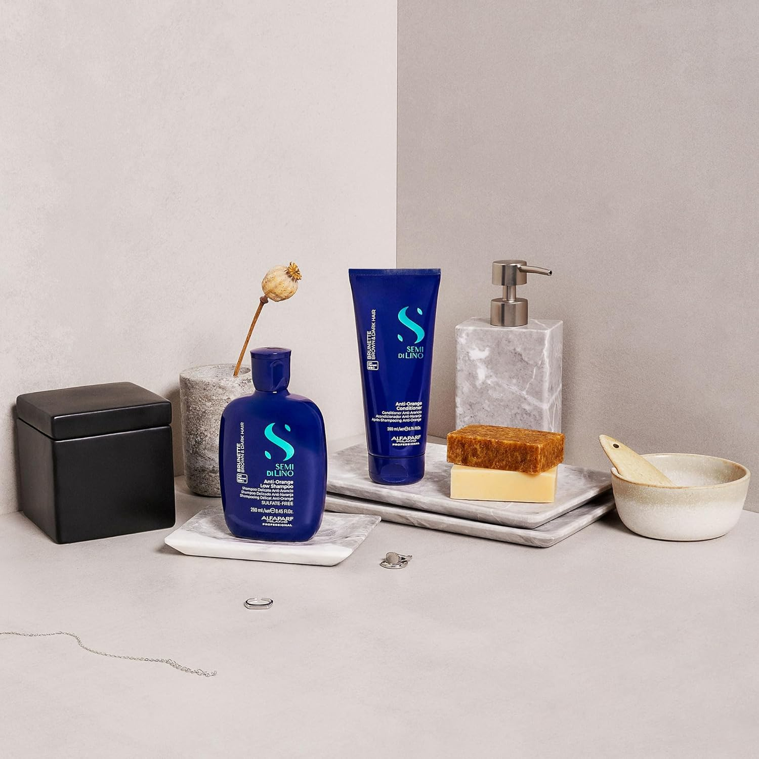 Alfaparf Milano Semi Di Lino Brunette Anti-Orange Conditioner - Blue Light Shield Technology - Detangles and Neutralizes Orange Tones - 6.7 Oz