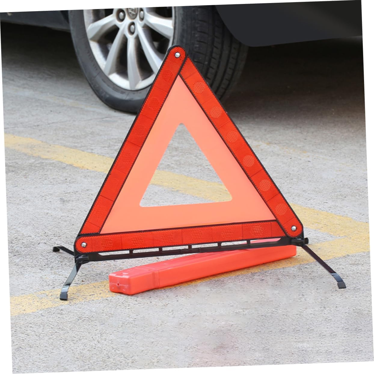 Hohopeti Reflective Warning Triangle Emergency Sign Foldable 3-Foot Roadside Safety Indicator for Cars and Trucks Portable Car Emergency Accessory image number 4