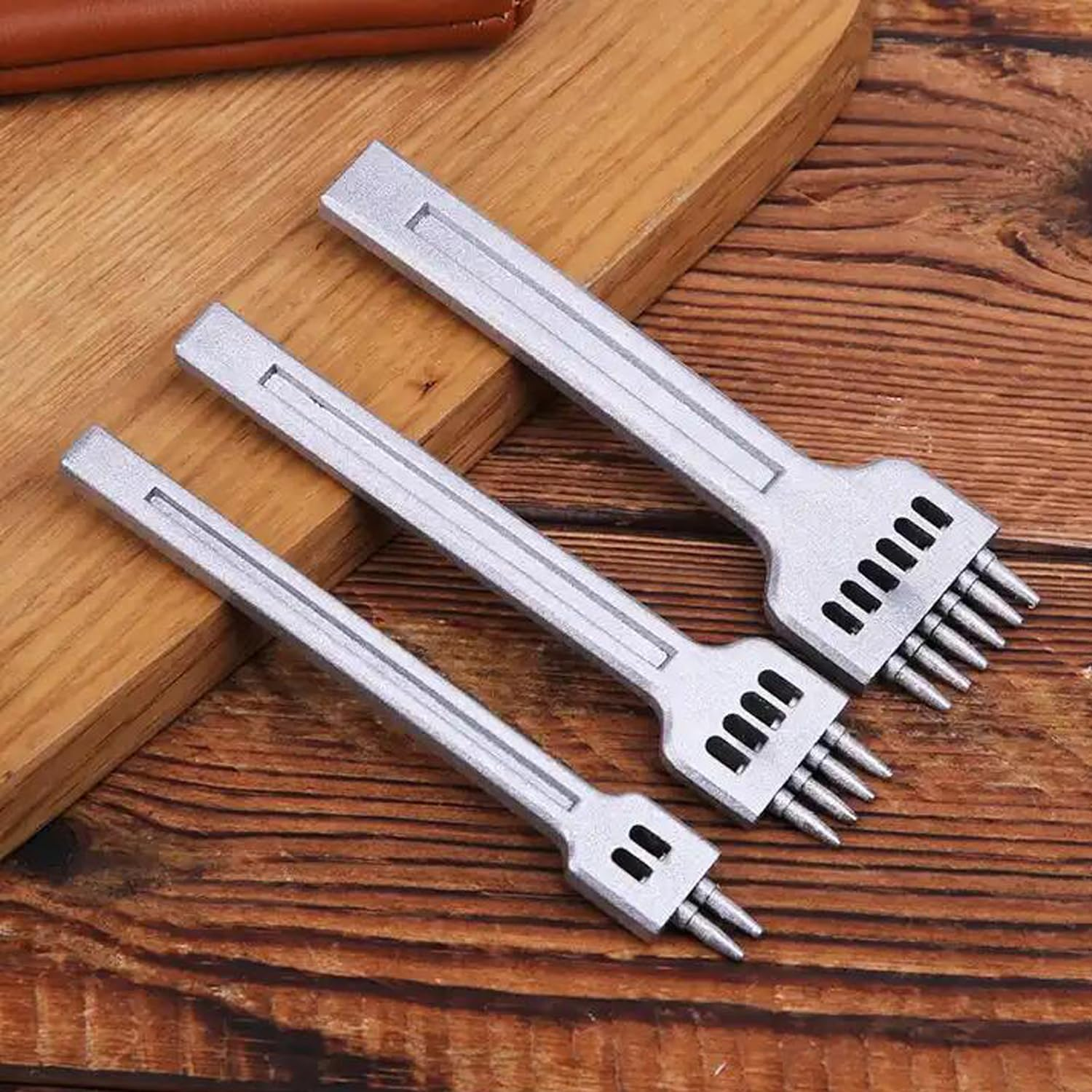 YUENTOEN 3Pcs round Hole Row Punch, 2/4/6 Prong Pricking Iron Stitching Cutter Tool Sewing Hole Leather Craft Tools 4Mm Spacing image number 2