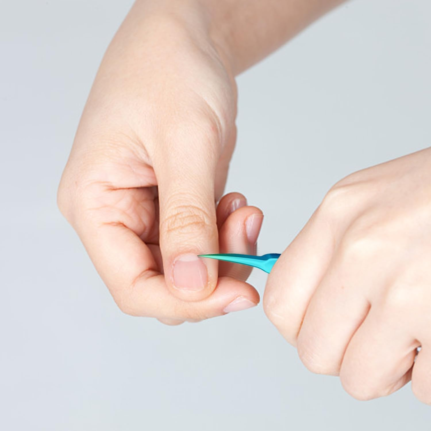 Pack of 2 Coloured Titanium Scissors for Dead Skin, Made of Stainless Steel, Rustproof and Durable, Suitable for Trimming Dead Skin Areas and Daily Care image number 2