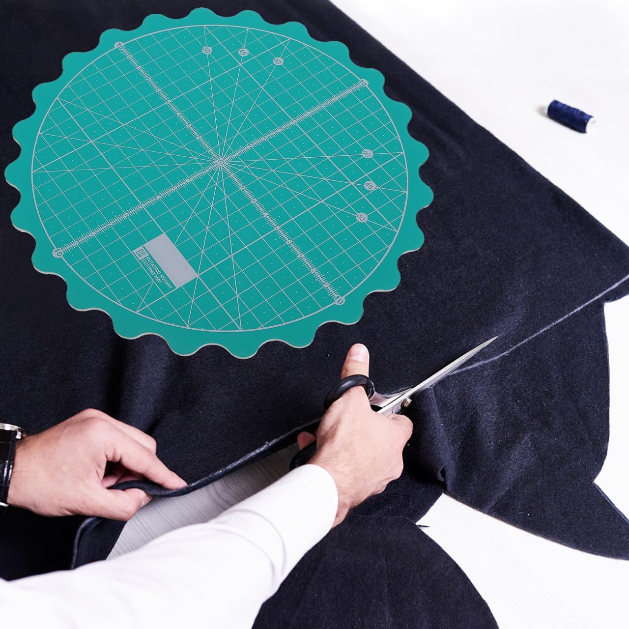 Operitacx Rotating Cutting Mat for Sewing, Crafting, Patchwork Quilts - Non-Slip round Craft Pad, Circle Board with Grid - Plastic, Green image number 6