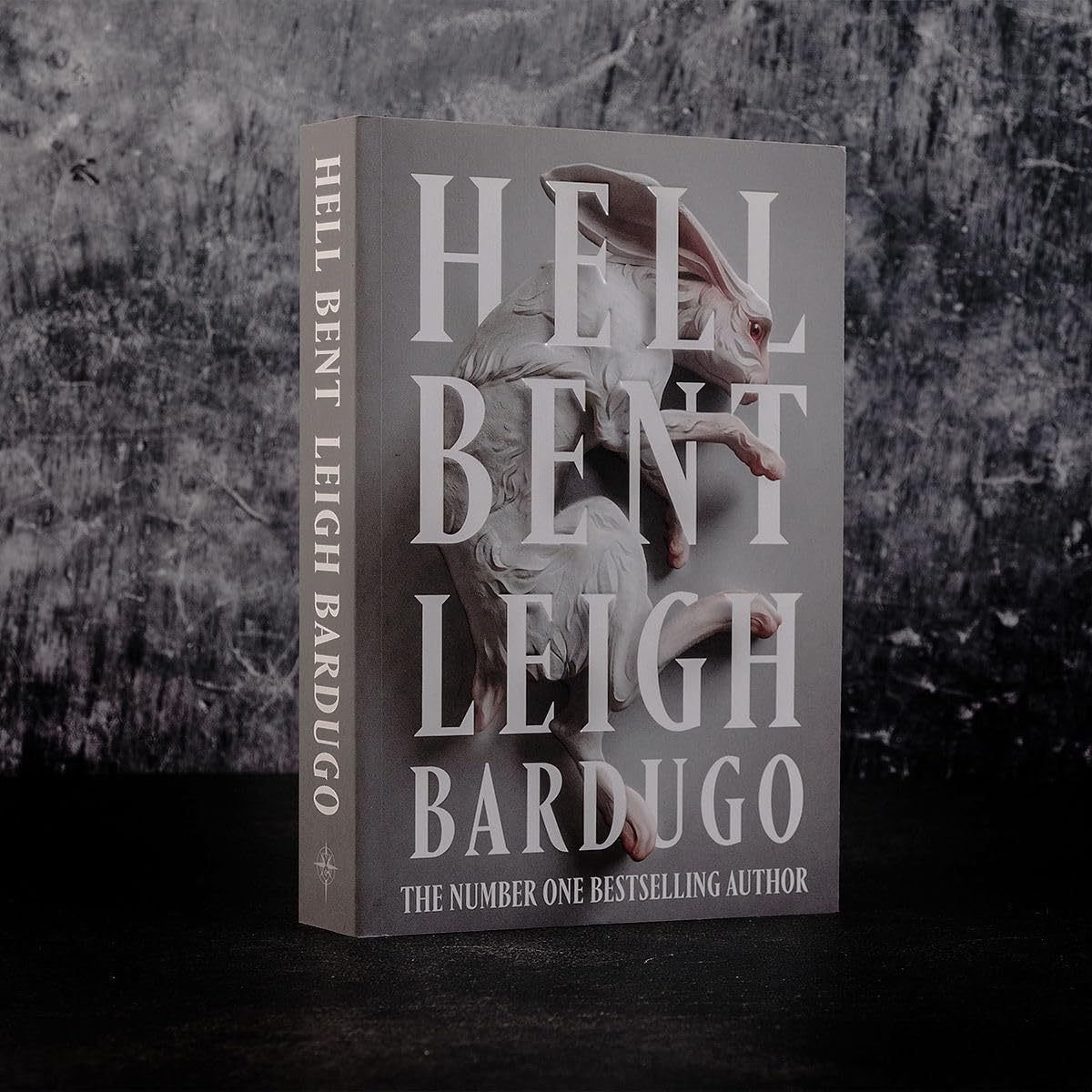 Hell Bent: the Instant Sunday Times Bestselling Global Sensation from the Author of the Familiar