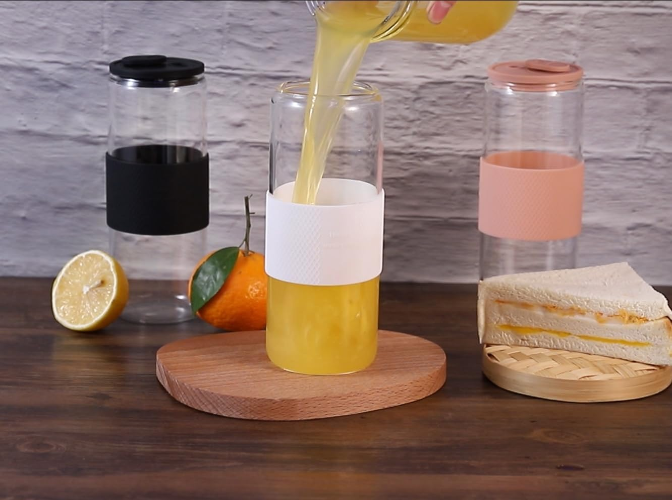 20Oz Can Shaped Glass Cups with Lids and Glass Straws, 2PCS Drinking Glasses with Lids and Straws, and Silicone Sleeves, Beer Glasses, Iced Coffee Cups, Soda, Gift 2 Cleaning Brushes - White