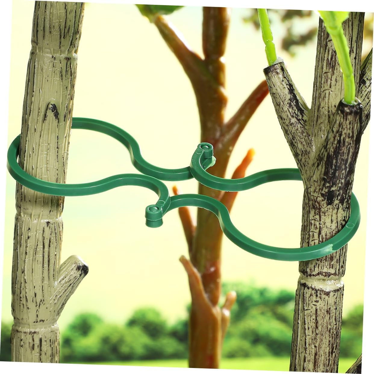 VINTORKY 150Pcs Plastic Plant Climbing Clips for Vine Support Secure Outdoor Garden Bonsai Flower Stem Holder Reusable Gardening Plant Clip