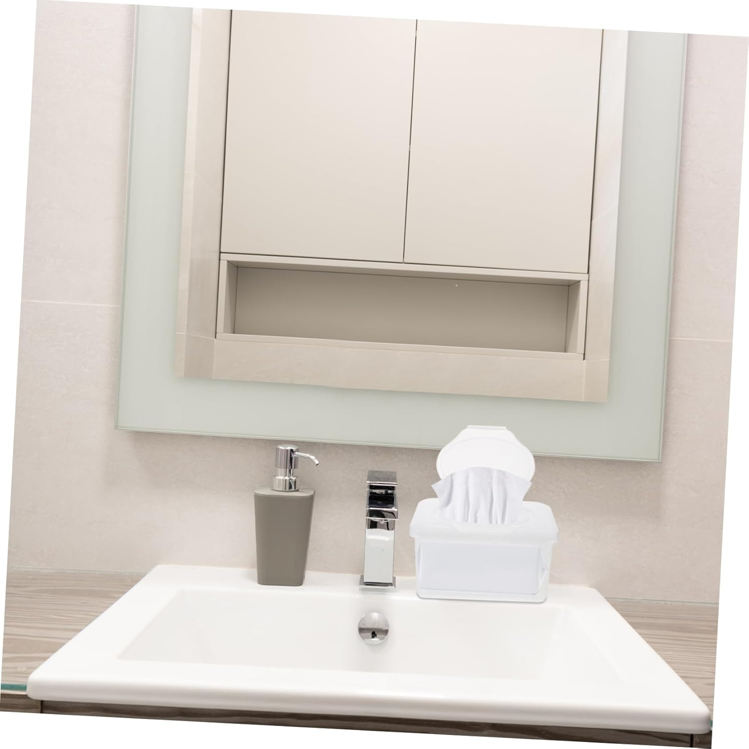 HOMOBABE Portable Refillable Wipe Container with Dustproof Lid Lightweight Plastic Wipes Dispenser Box for Travel and Home Use Compact Storage Case