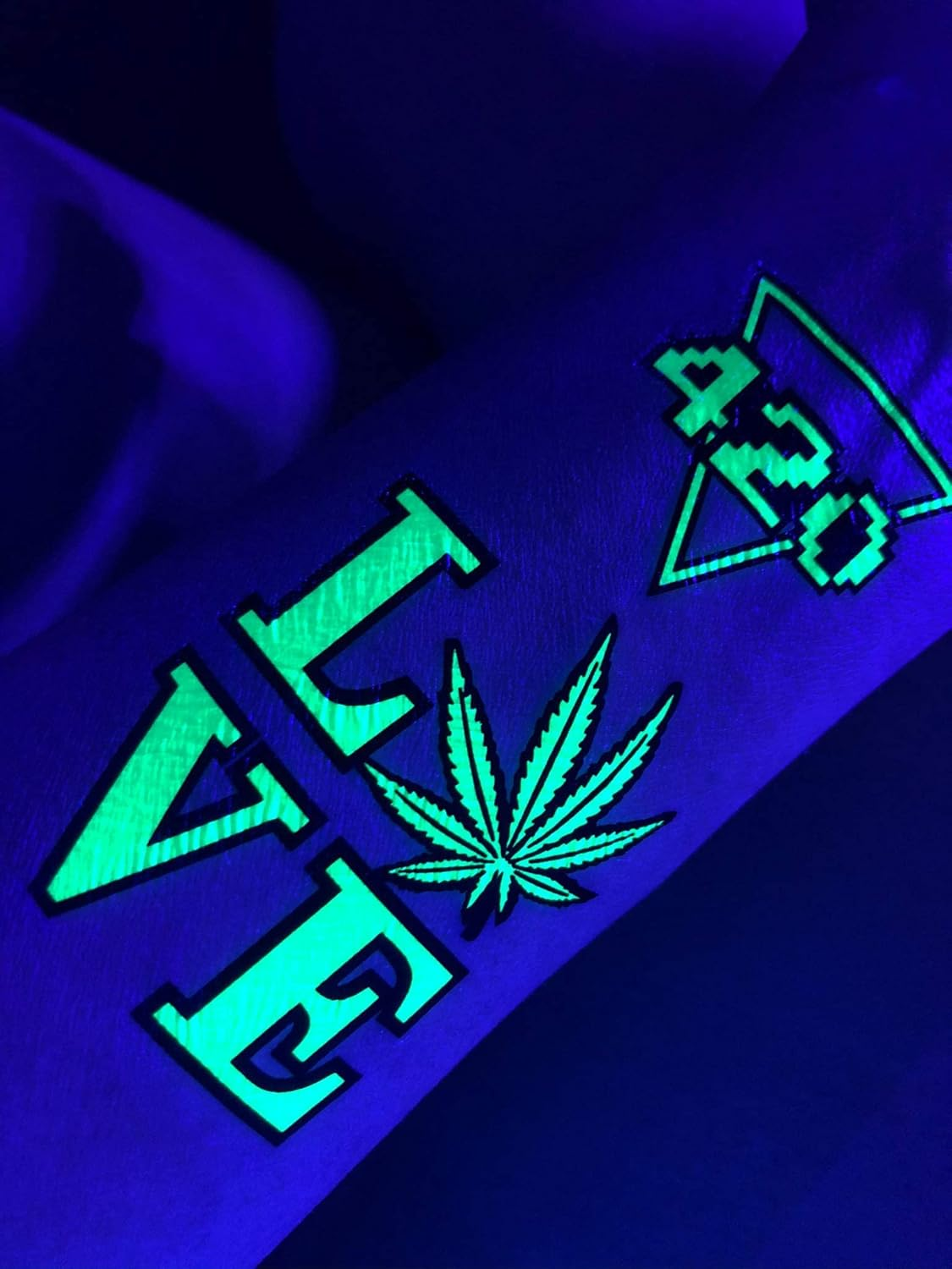 Temporary Blacklight Tattoos- Neon Green Weed 420 Leaf Design Body UV Blacklight Reactive Rave Festival Music EDC EDM Party Tattoo - Alien/Ufo image number 4