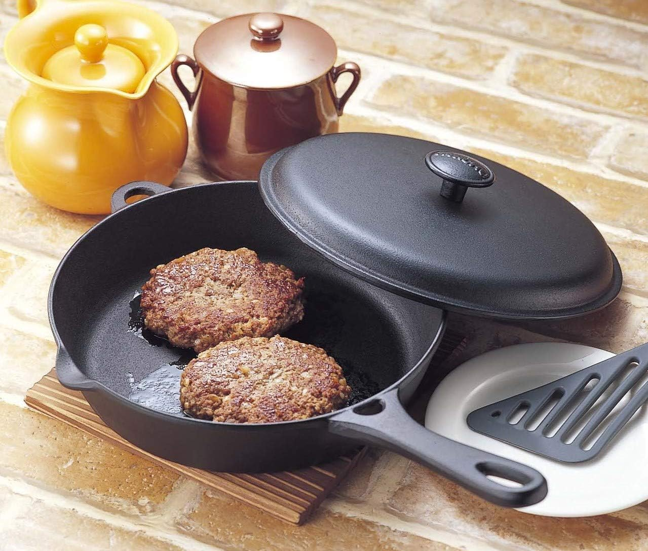 Iwachu Iwachu 24112 Frying Pan with Lid, Black Baking, Inner Diameter 9.3 Inches (23.5 Cm), Induction Compatible, Nambu Ironware, Black