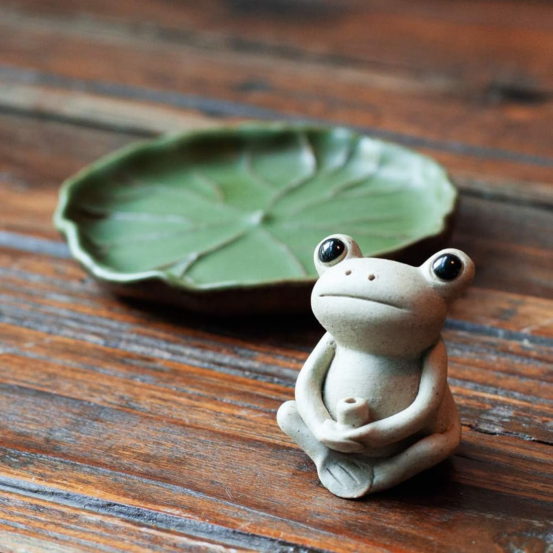 Frog Incense Stick Holder, Ceramics Incense Burner Holder, Cute Incense Holder Incense Stick Holder with Ash Catcher for Home Temple Yoga Fragrance Ornament Home Decor image number 2