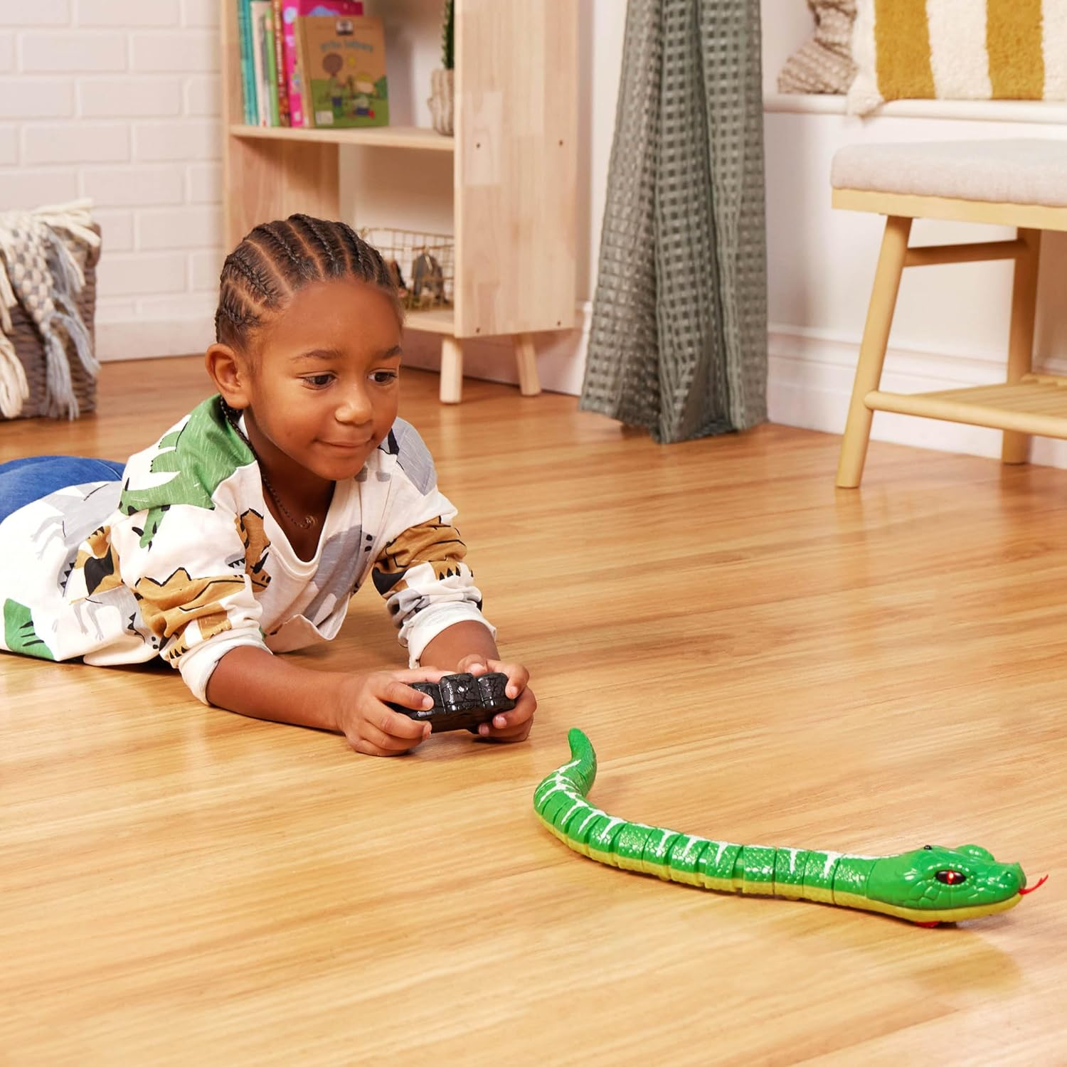 Terra by Battat &ndash; Remote Control Emerald Tree Boa Snake Toy, Realistic Moving Electronic Animal for Kids with Easy Operation, Fun Reptile Adventure, Includes Transmitter, Ages 6+ Years image number 1