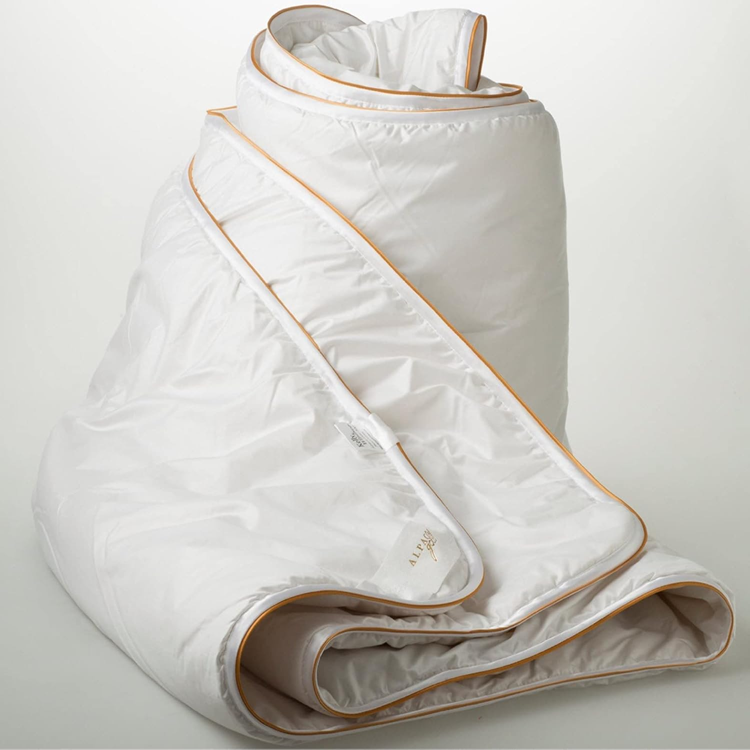 Kelly & Windsor Alpaca Gold 200 Quilt, Queen image number 2