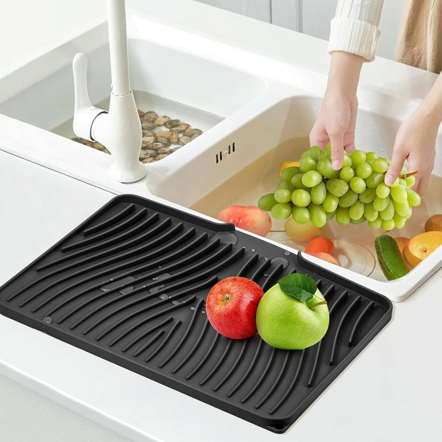 Premium Silicone Dish Drying Mat for Kitchen Sink | Non-Slip Drainage Pad with Integrated Water Channels | Heat-Resistant Stone Texture | Protects Countertops | 40X33Cm (Black) image number 4