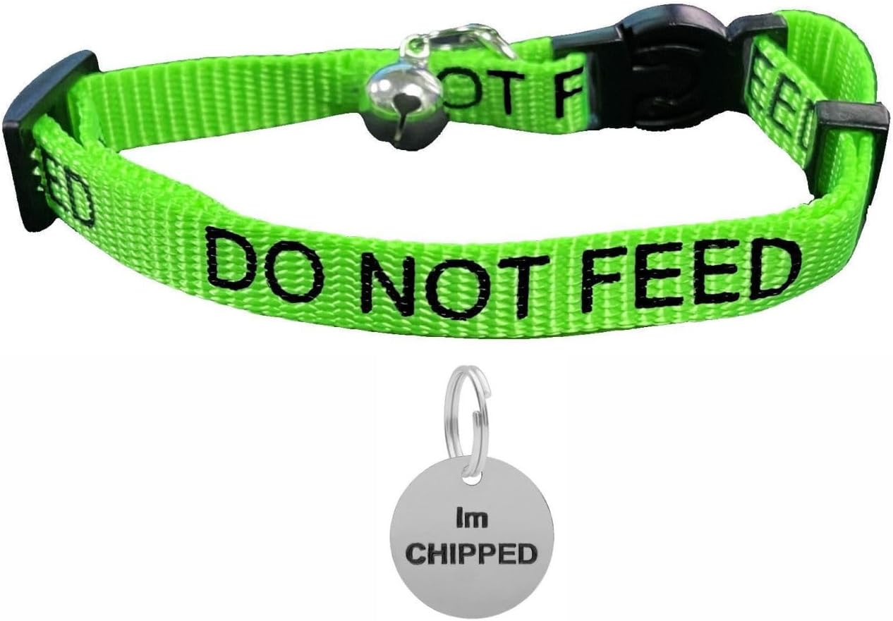 LARRYROO Cat Collar with DO NOT FEED Print - Soft Nylon & Safety Release Buckle - with Personalised Engraved round Silver ID Tag with IM CHIPPED Print (Red)