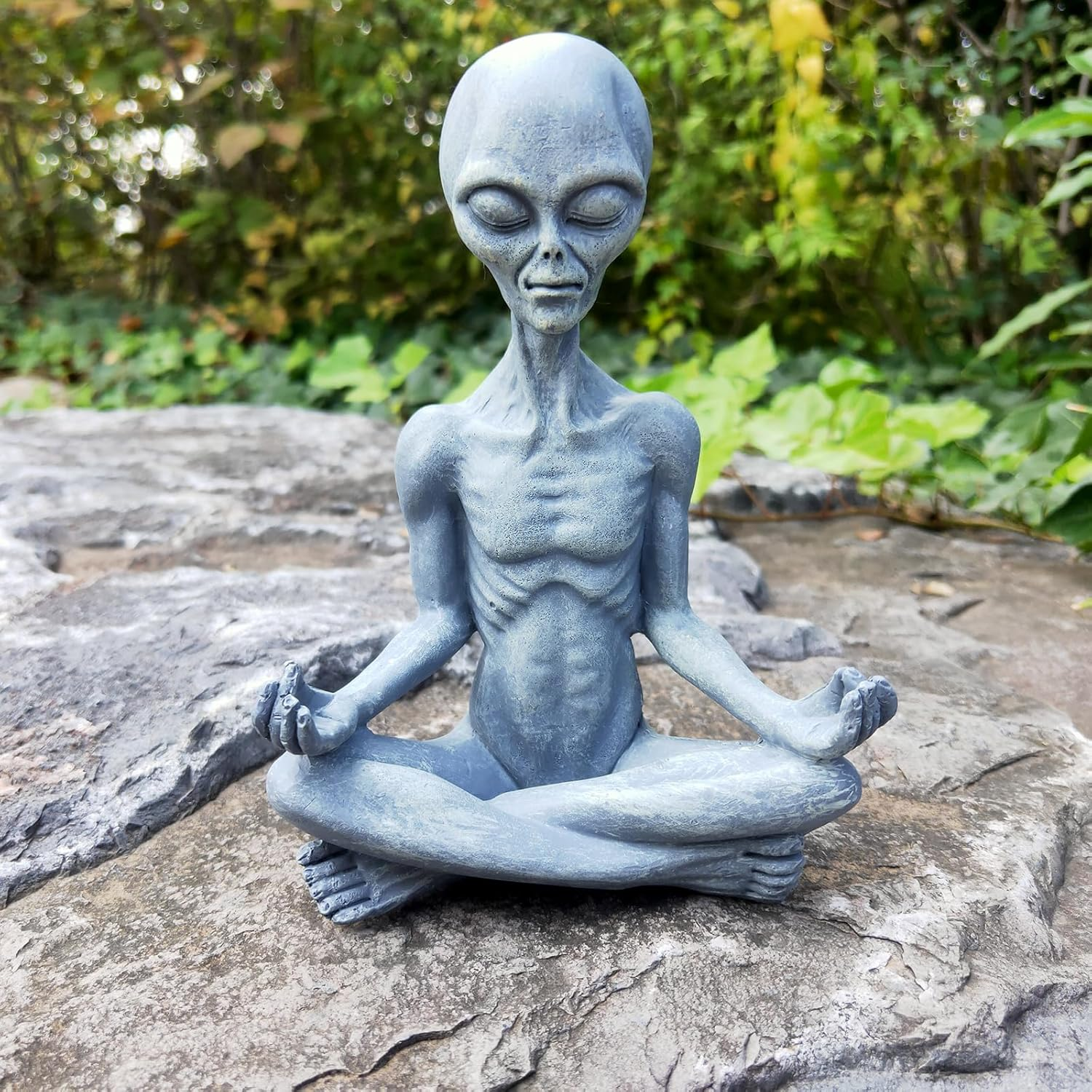 CHBDJY Alien Statue, Meditation Yoga Alien Figure, 6.3" H Resin UFO Alien Sculpture for Home Indoor Outdoor Patio Lawn Yard Decor, Collectable Gift