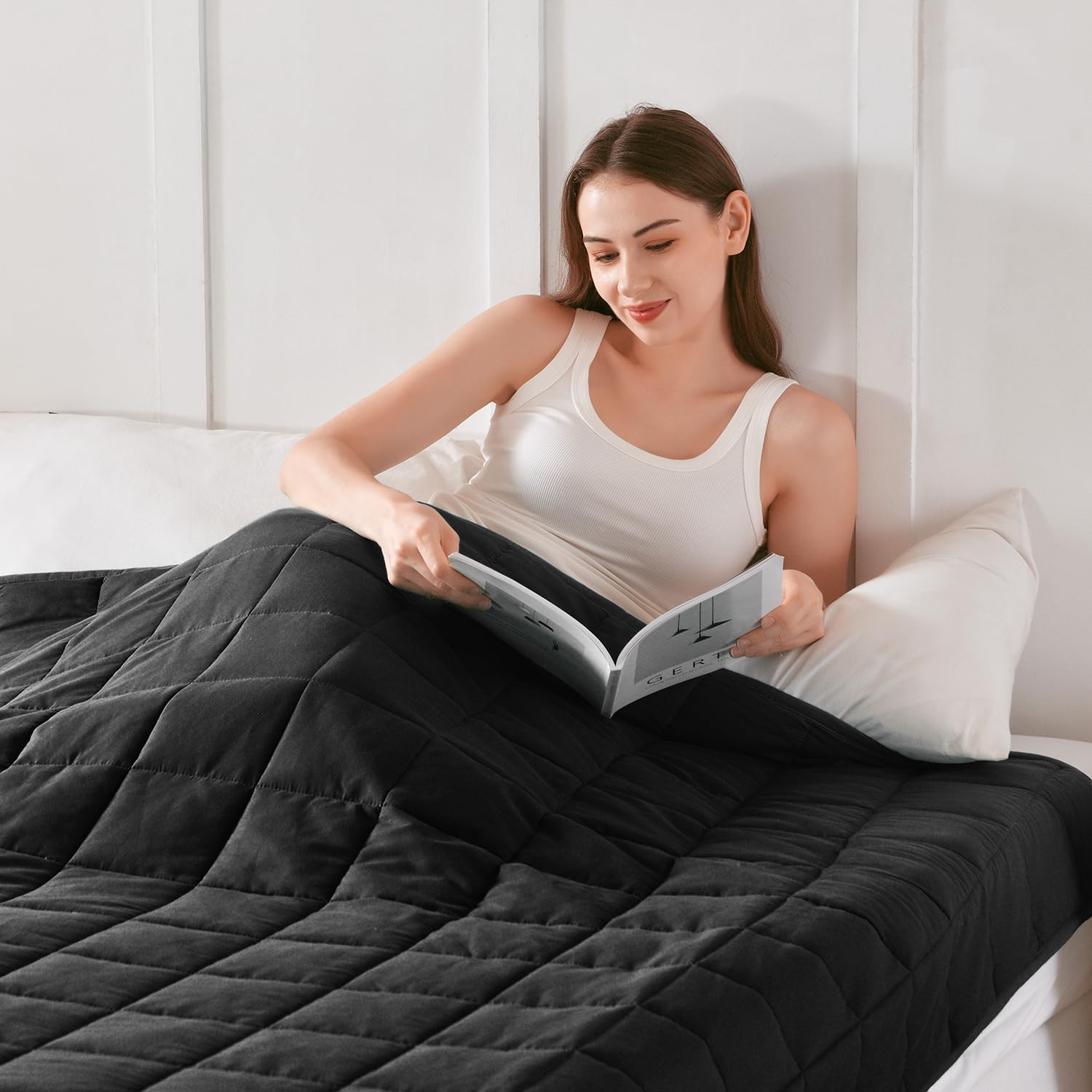 BUZIO Weighted Blanket for Adults - All Season Cooling and Warmth, Breathable Fabric Blanket Weighted for Sleeping Sofa Bed, Great for People with Sleep Stress 150 X 200 Cm, 9 Kg, Black image number 1