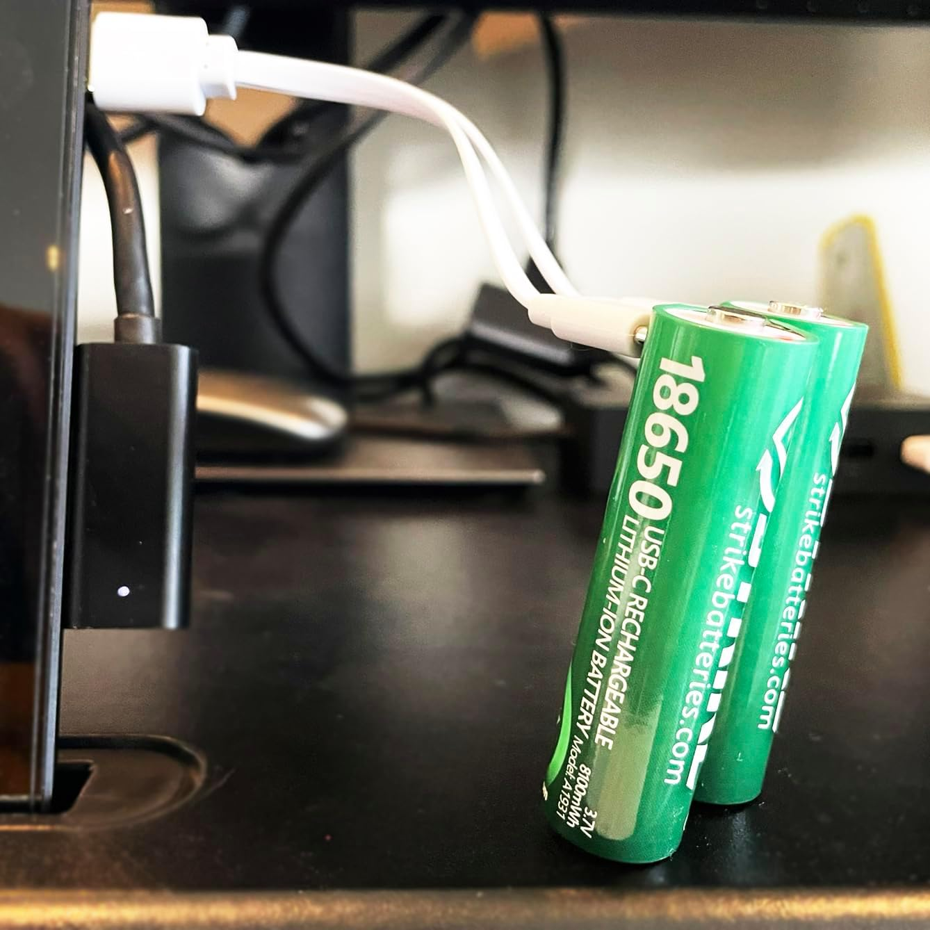 18650 Battery Lithium Ion 2 Pack BMS Protected Smart LED 3.7V 8100Mwh USB-C Rechargeable with Charging Cable, No Charging Box Needed! image number 4