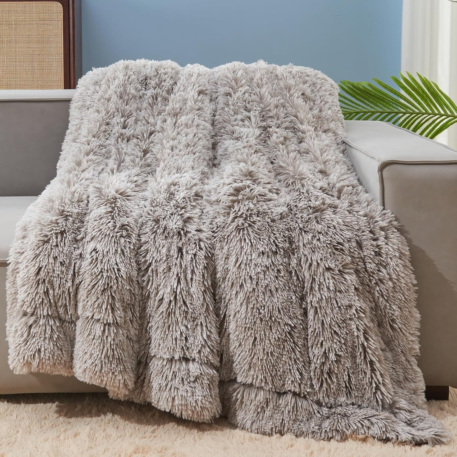 NEWCOSPLAY Faux Fur Throw Blanket Super Soft Cozy Plush Fuzzy Shaggy Blanket for Couch Sofa Bed (Frosty Grey Shaggy, Throw(50"X60")) image number 3