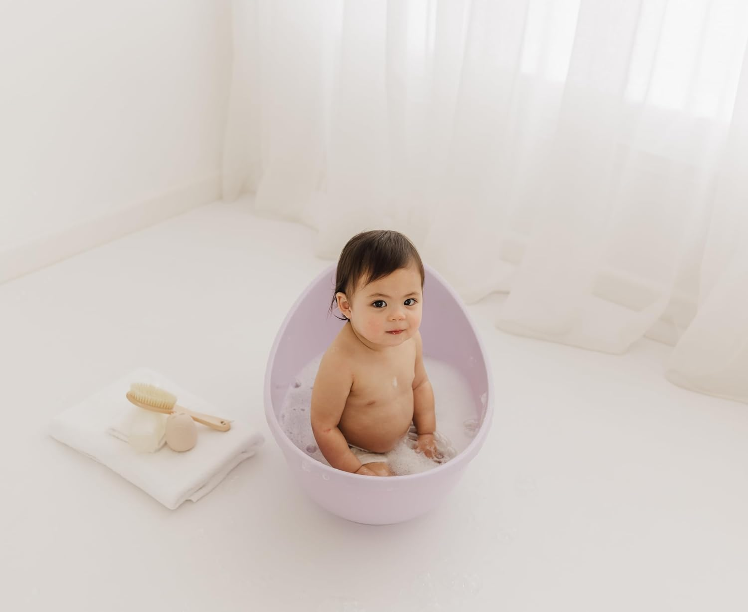 Bubble (Beautifully Conceived) 2 Stages Anti-Slip Design Cuddle Bath in Lilac for 0-12 Months Supporting up to 11Kg, Simply Remove the Newborn Support Insert to Transition for Older Babies image number 5