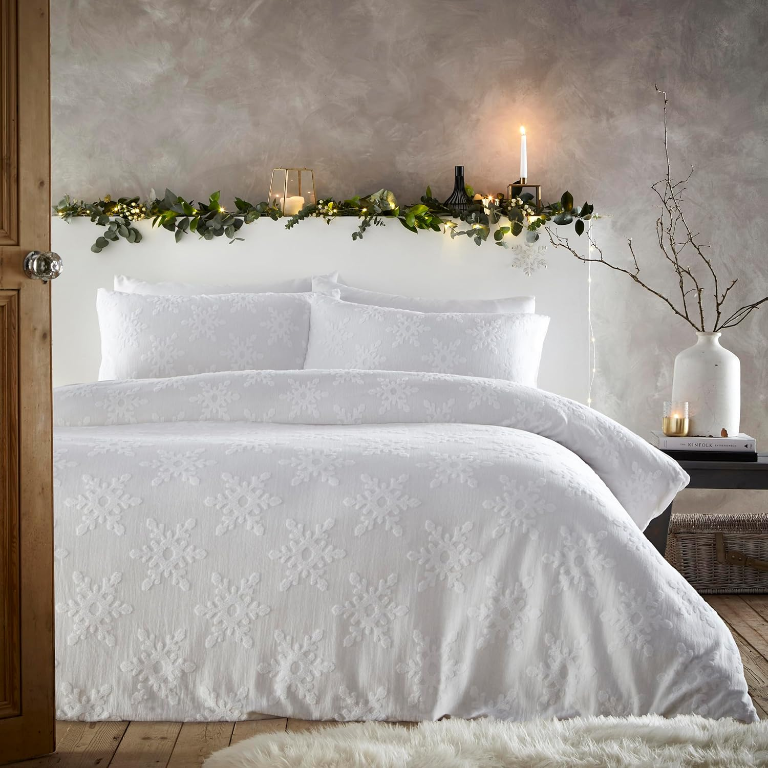 Furn. Snowflake Tufted Duvet Cover Set - King - White image number 3