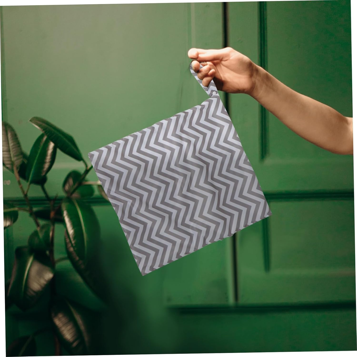 SECFOU 3Pcs Reusable Wet Bag Printed Diaper Bag for Travel Includes Diaper Wet Dry and Storage Pouch for Mom Accessories image number 4