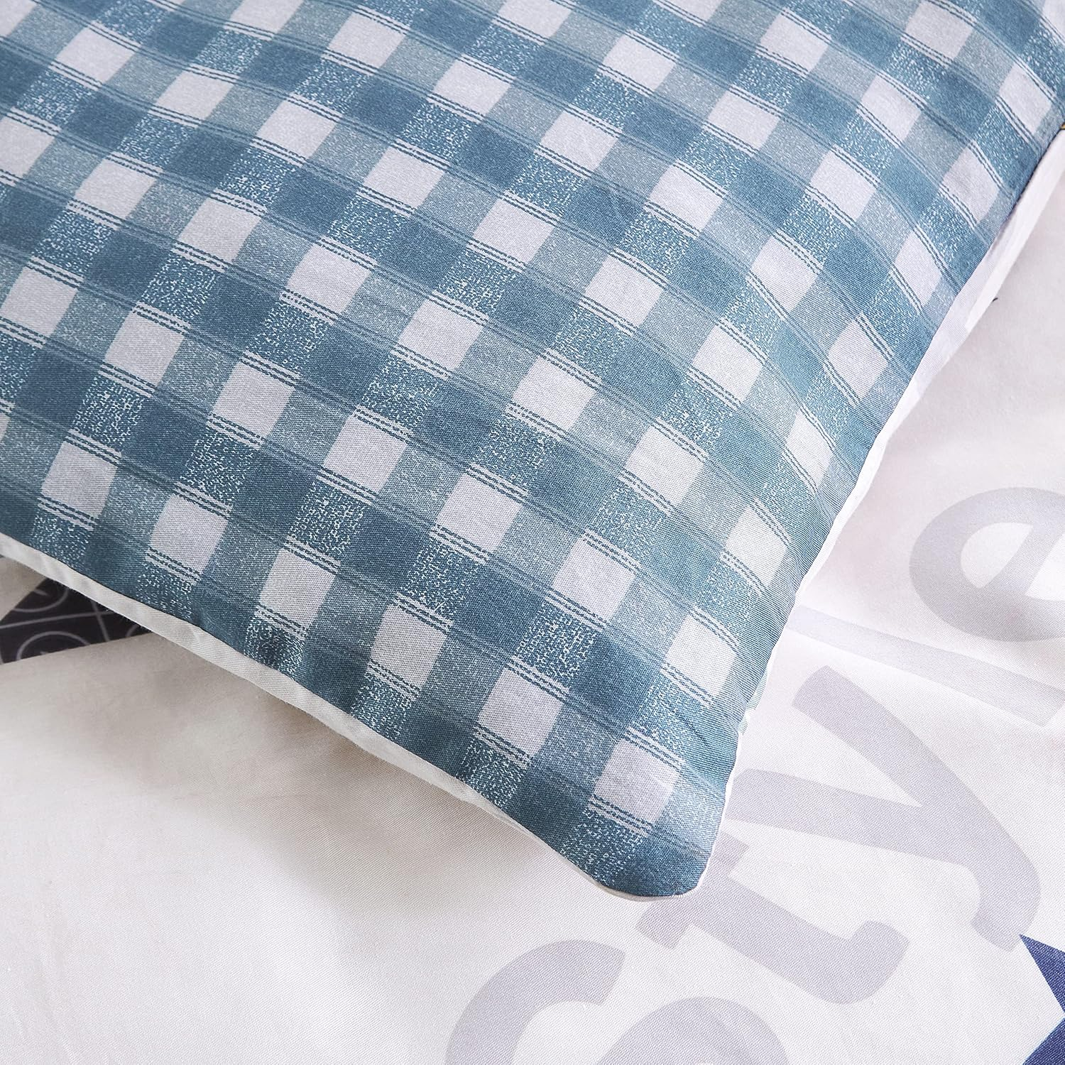 Plus Home Bedding Set for 150 Cm Bed, 3 Pieces, 100% Microfibre, Duvet Cover 240 X 270 Cm, Fitted Sheet 150 X 200 + 30 Cm, with Pillowcase 45 X 170 Cm, Design (Modern 62) (Bed 150 Cm) image number 3