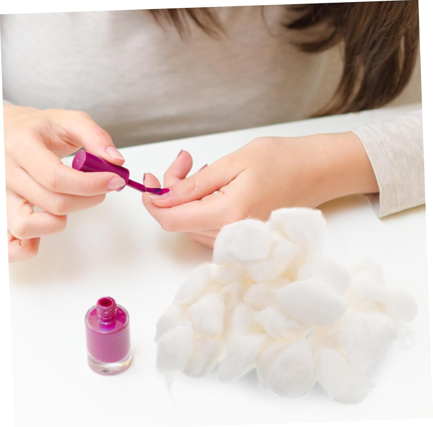 Vaguelly Nail Polish Remover Cotton Balls 500G Gentle on Skin Soft Absorbent Cotton for Makeup image number 4