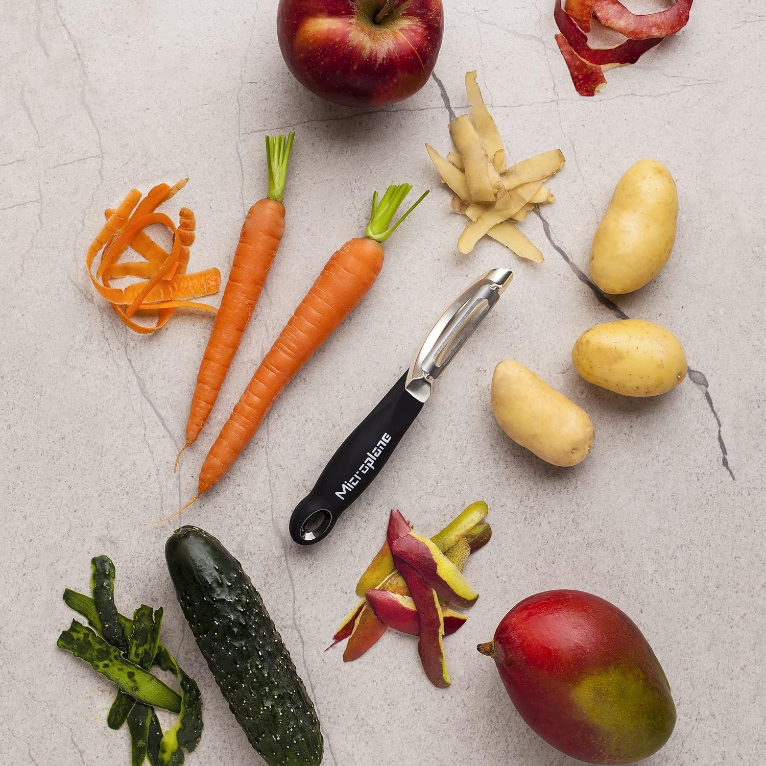 Microplane 48091 Professional Peeler Stainless Steel/Black for Right and Left Hand Use image number 6