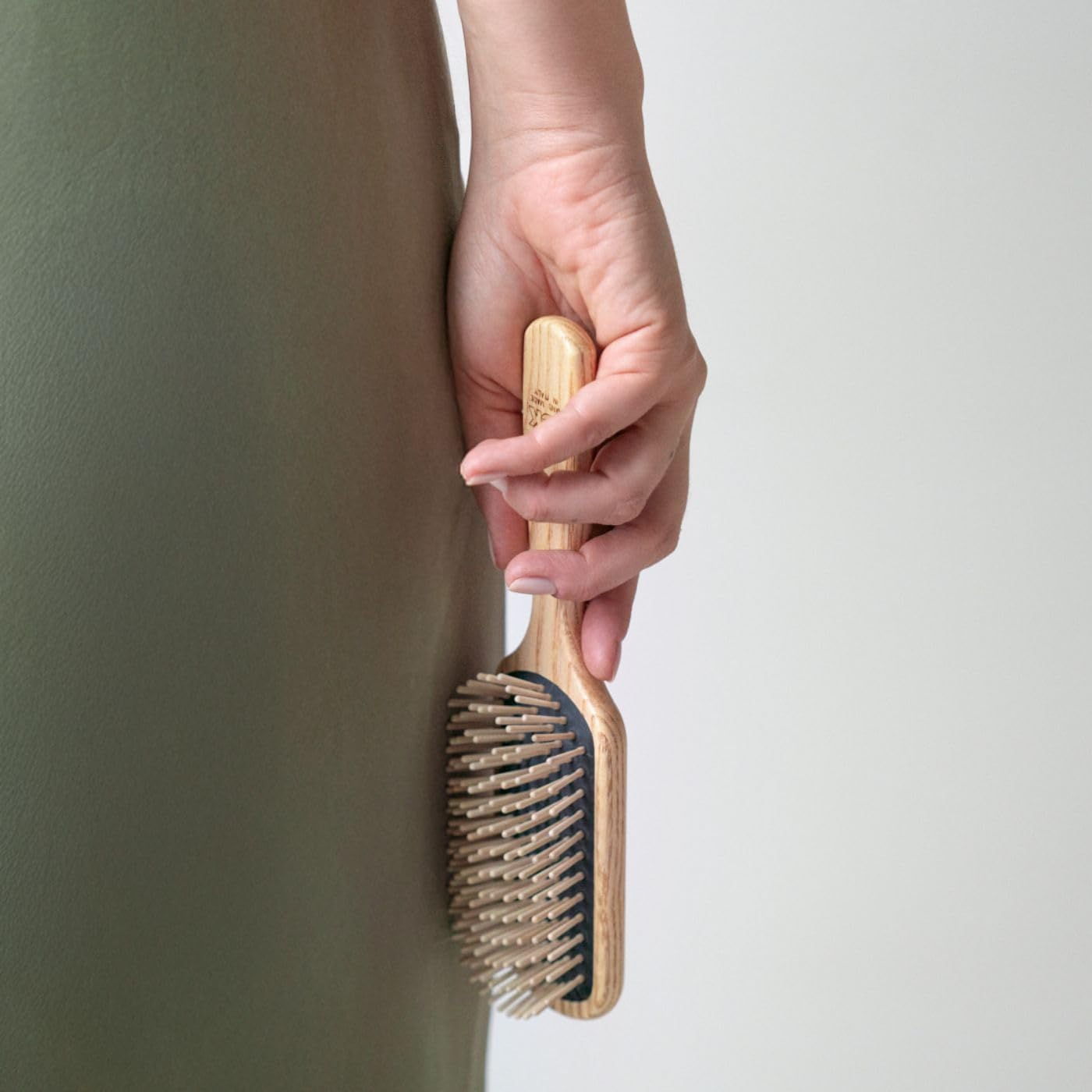 Big Rectangular Paddle Ash Wood Brush - Natural - Tek image number 4