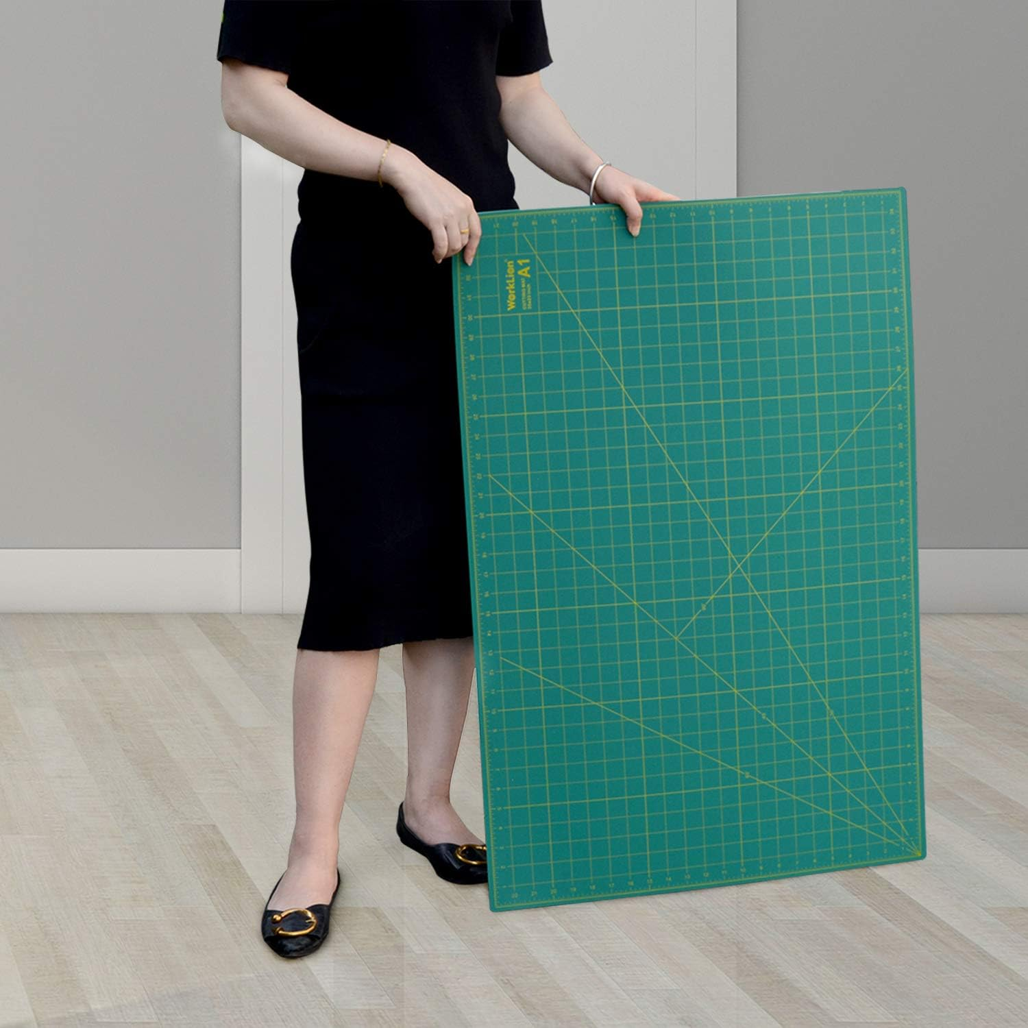 WORKLION Large Self Healing PVC Cutting Mat, Double Sided, Gridded Rotary Cutting Board for Craft, Fabric, Quilting, Sewing, Scrapbooking - Art Project (36&lsquo;&rsquo;L X 24&lsquo;&rsquo;W) image number 3