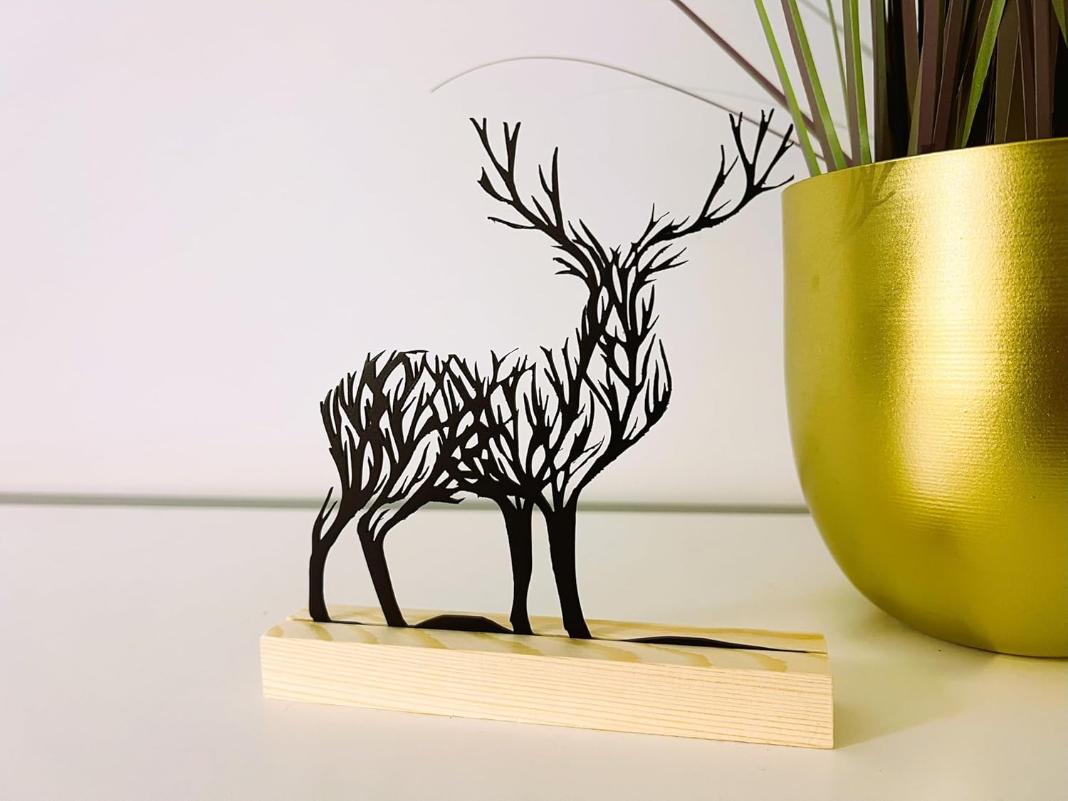 Chic Iron Deer Ornament with Wooden Base, Iron Culpture, Decorative Statue, Metal Deer Ornament, Rustic Decor, Art Deco, Bookshelf Decor, Office Decoration, Gift