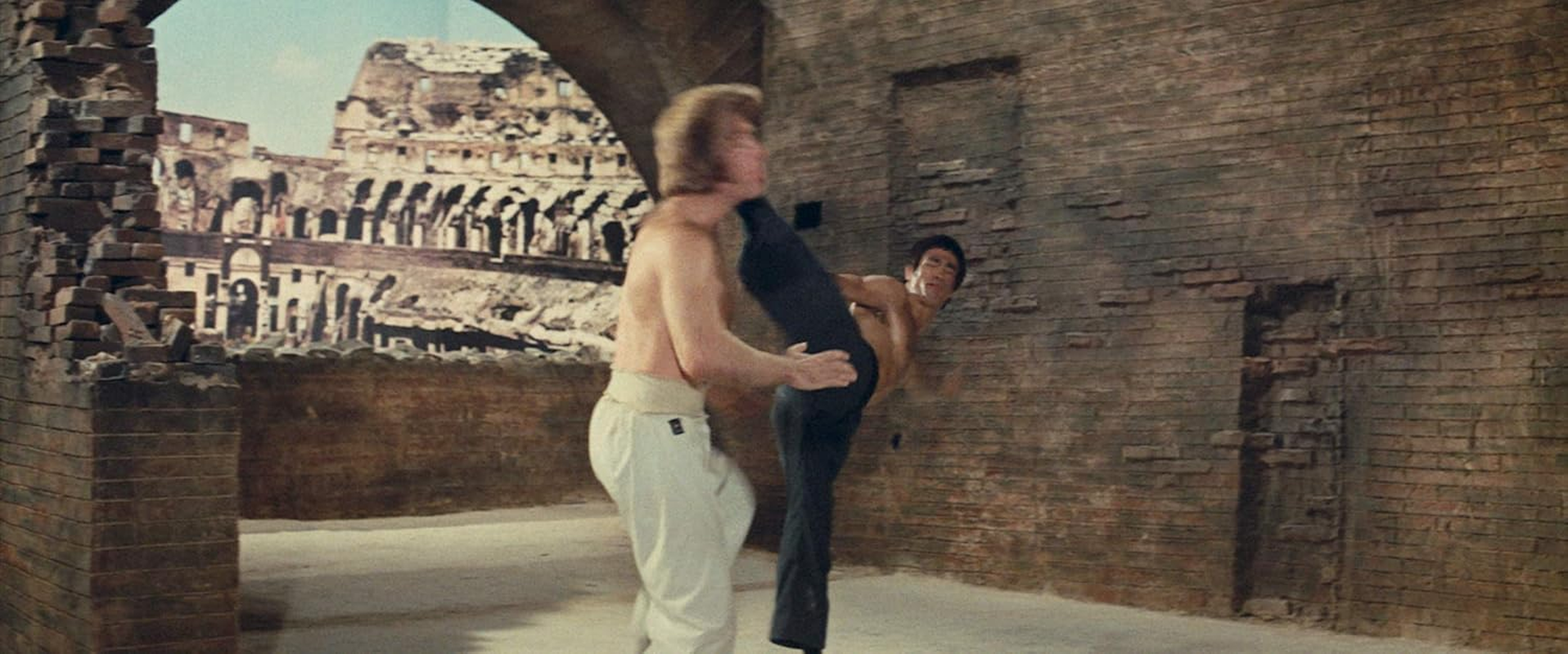 Bruce Lee: His Greatest Hits (The Big Boss / Fist of Fury / the Way of the Dragon / Enter the Dragon / Game of Death) (The Criterion Collection) [Blu-Ray] image number 3