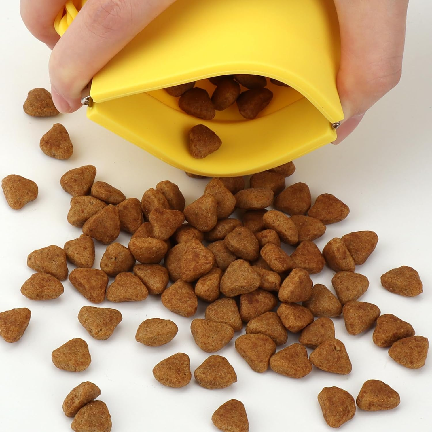 WALLFID Silicone Dog Treat Pouch Small Bag,Auto Closure,With Pet Training Clicker,Walking Bag for Dog and Cat,Pocket Size,Easy to Clean,Odorless (Yellow)&hellip; image number 2