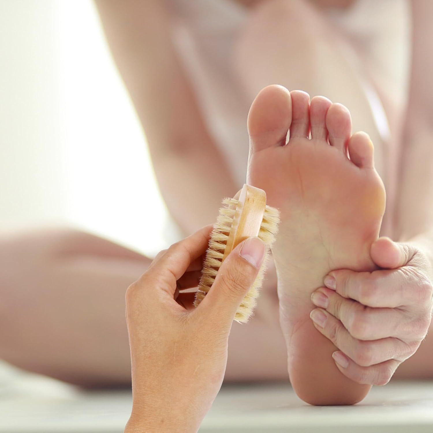 Iplusmile 2Pcs Wooden Two-Sided Nail Brush for Manicure Pedicure Compact Fingernail Cleaning Tool with Firm and Soft Bristles Portable Nail Art Brush for Hands and Feet Care image number 3