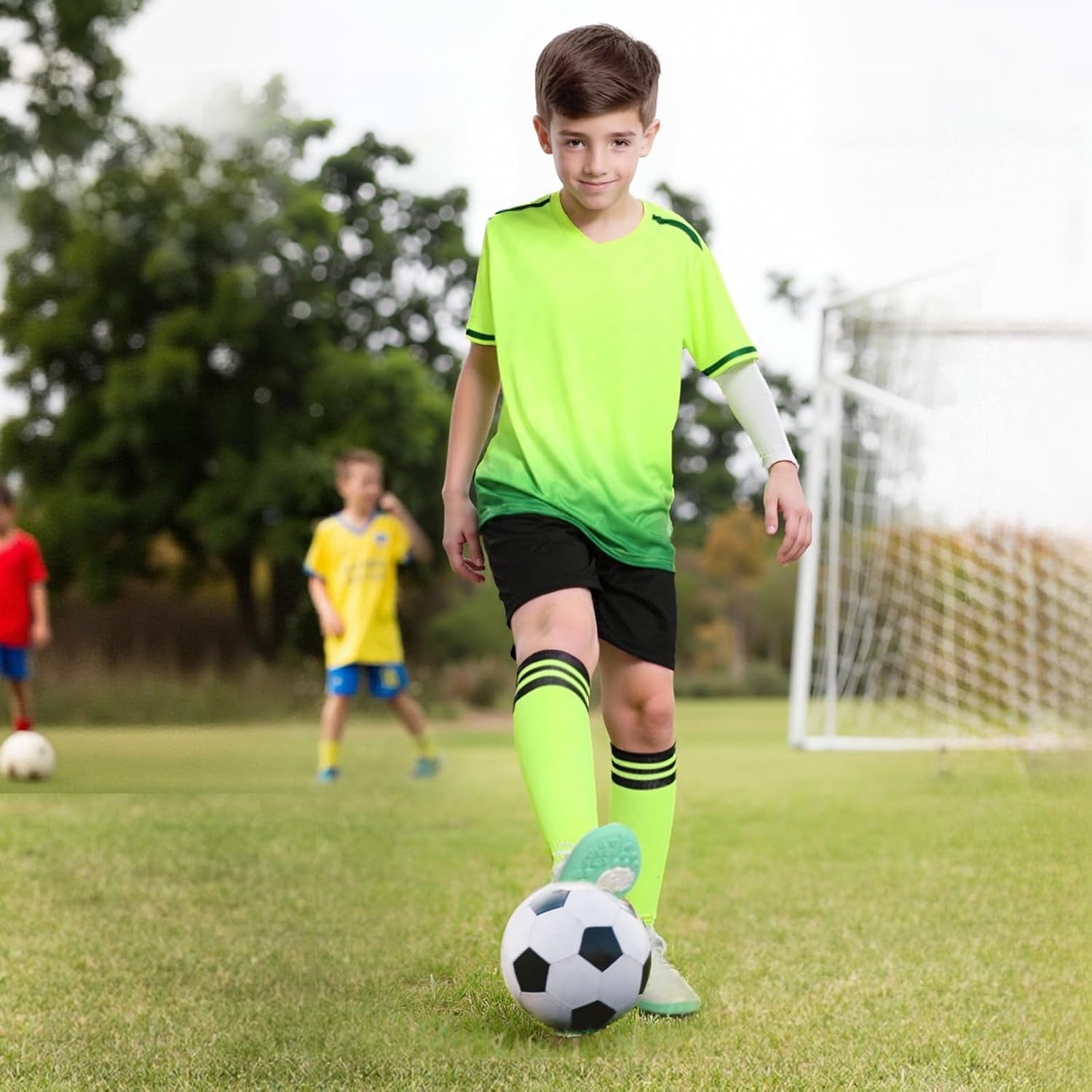 Kids Soccer Jersey Set Sports Clothing, Quick Drying Football Jersey Kids Breathable, Childrens Football Jersey Set Training Suit with T-Shirt and Shorts image number 1