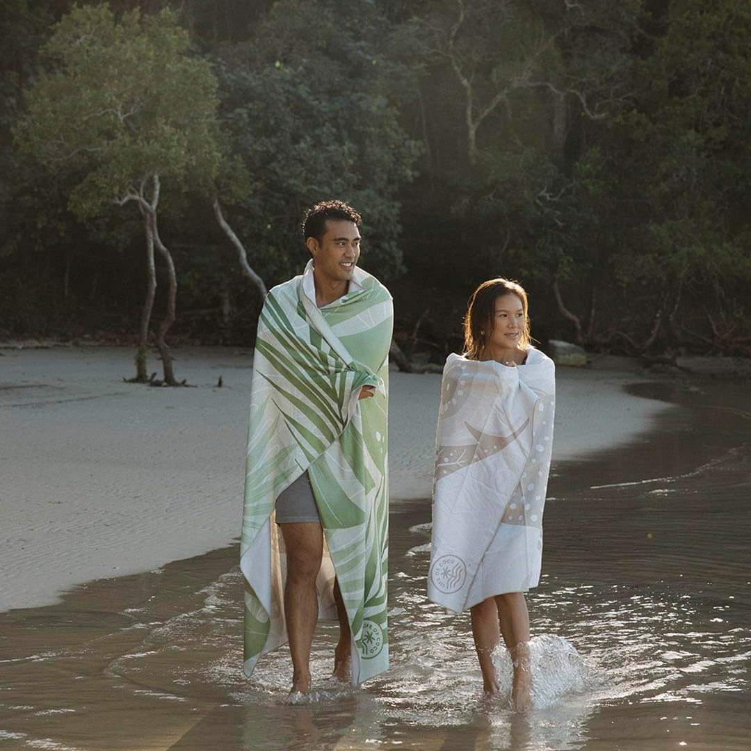 Sand Free Beach Towel Ningaloo Whale Shark Design Quick Drying Reversible Double Size (180Cm X 160Cm)